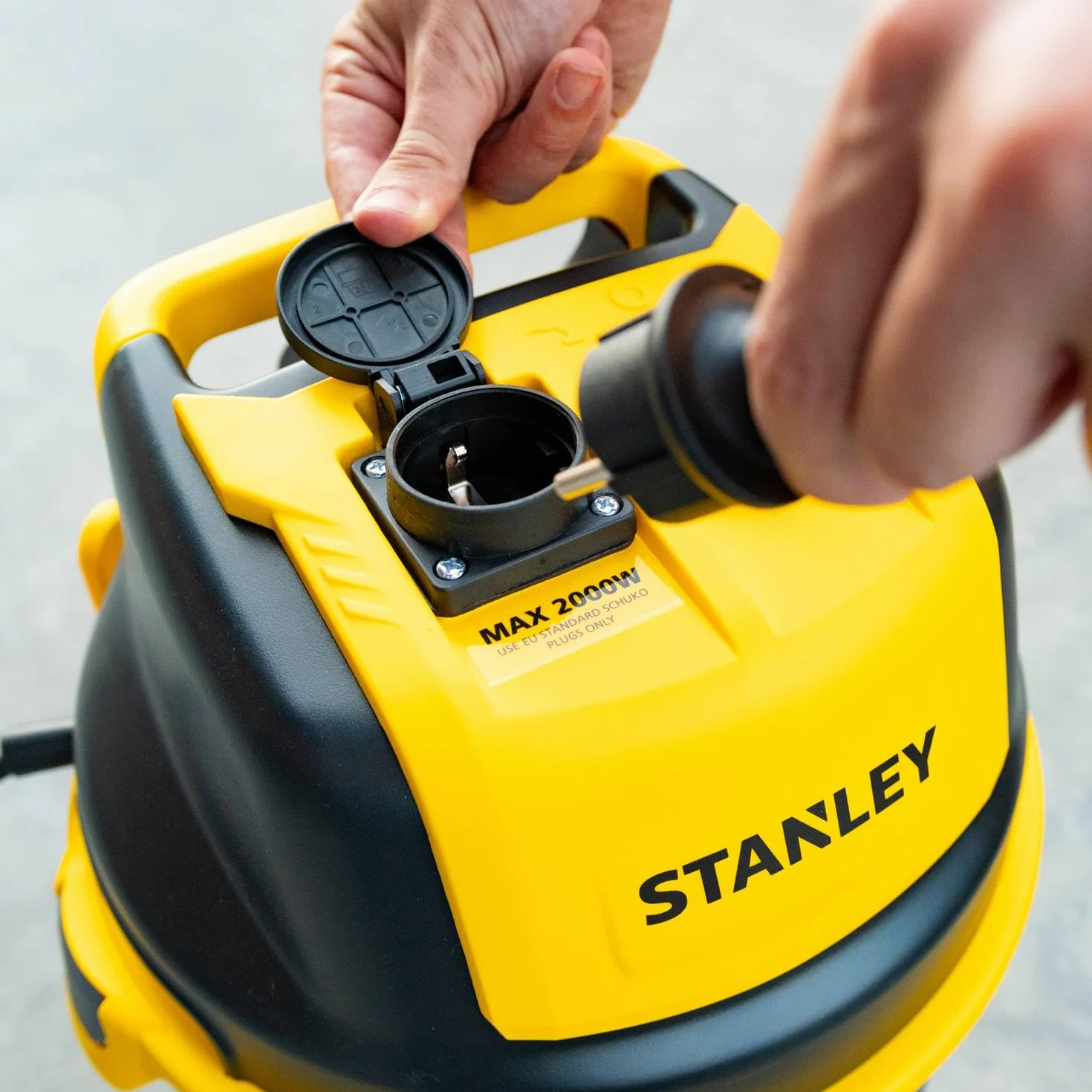 Stanley 51695 SXVC30XTDE Odkurzacz Do Pracy Na Mokro i Na Sucho, 1600 W, 30 L, Wielokolorowy
