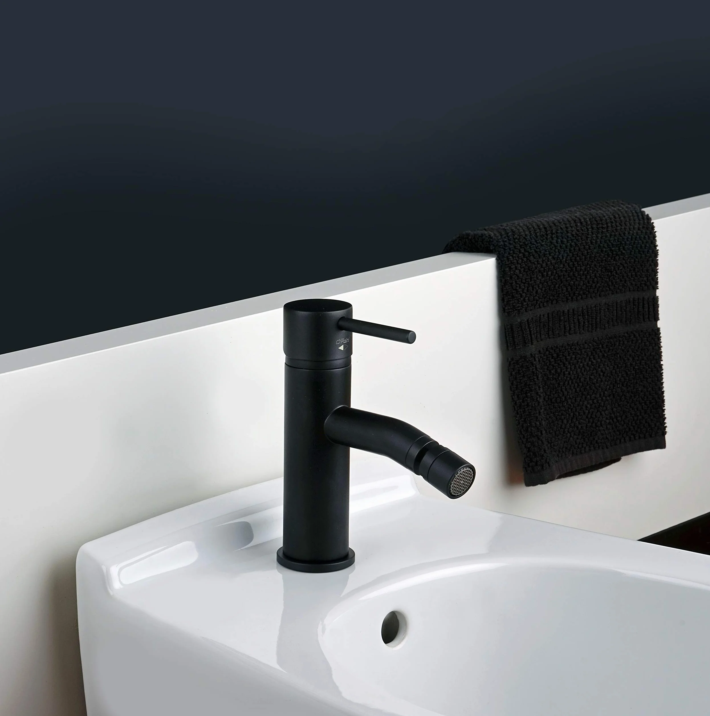 Paini - Cox 78YO304TC jednouchwytowa bateria do bidetu z mosiądzu, czarna i matowa powierzchnia, atrakcyjny design, produkt w całości wykonany we Włoszech i wykończony, czarny matowy z logo