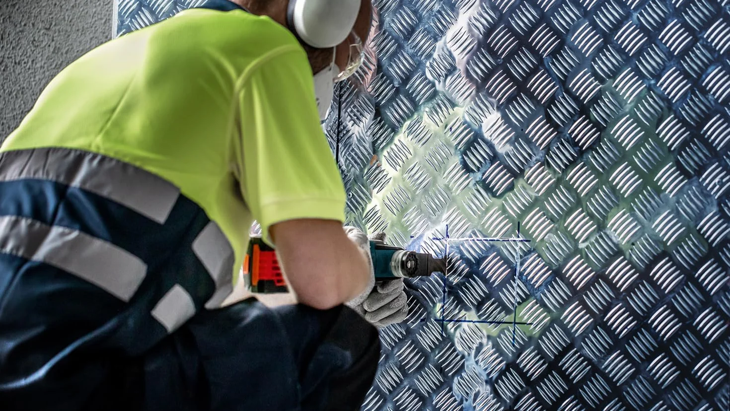 Bosch Professional 1x Brzeszczoty do cięcia wgłębnego EXPERT MultiMax MAII 32 APIT do Blachy ze stali nierdzewnej; Tworzywa włókniste GFK, CFK; Płyty z cementem włóknistym; Cegła, Szerokość 32 mm