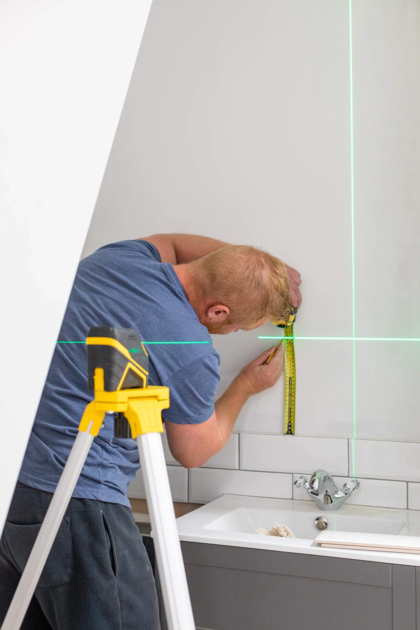 STANLEY Precyzyjny Nivel láser en cruz - zielony. pilas alcalinas dla profesjonalistów i majsterkowiczów do codziennego użytku ergonomiczna konstrukcja