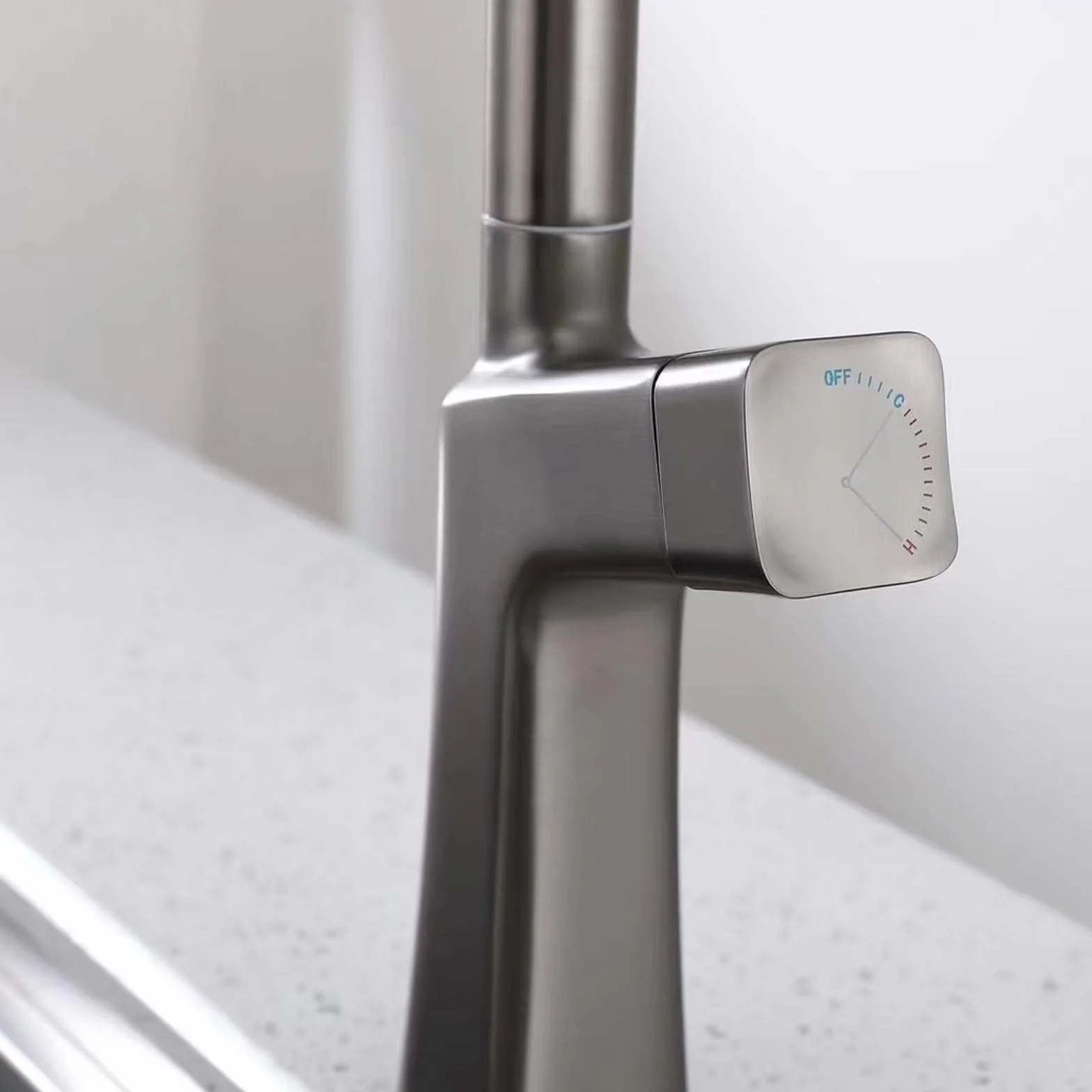 Bateria kuchenna Waterfall z wyciąganą wylewką, bateria kuchenna z pojedynczym uchwytem, bateria kuchenna High Arc Gun Gray Kitchen Mixer Tap