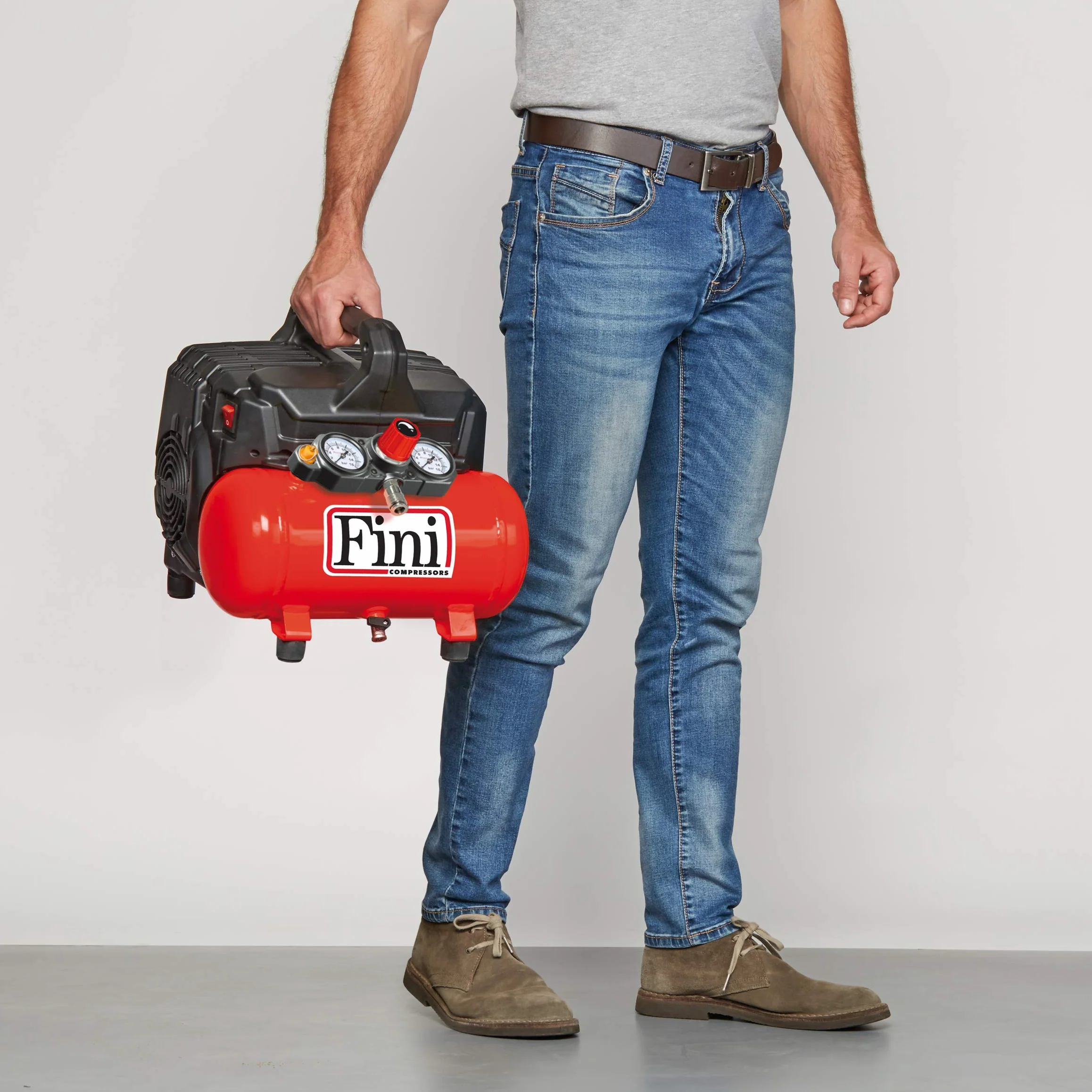 FINI Siltek S/6 cicha sprężarka, 2 manometry (59 dB), 6 l, 1,0 HP, 8 bar, 750 W, 230 V, czerwona