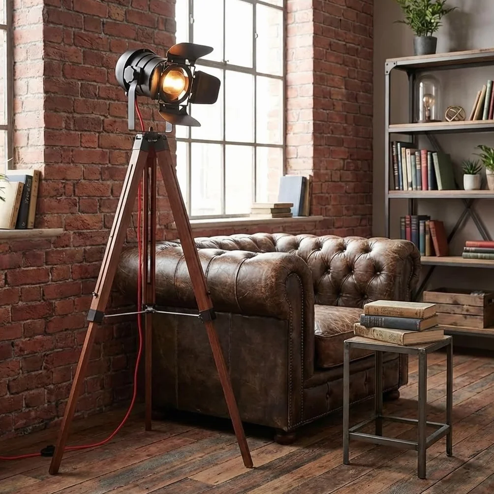 BARCELONA LED Lampa stojąca na trójnogu czarna i drewniana, regulowana wysokość, obracany reflektor, nowoczesny i vintage industrialny styl, idealna do salonu, sypialni, biura, schodów