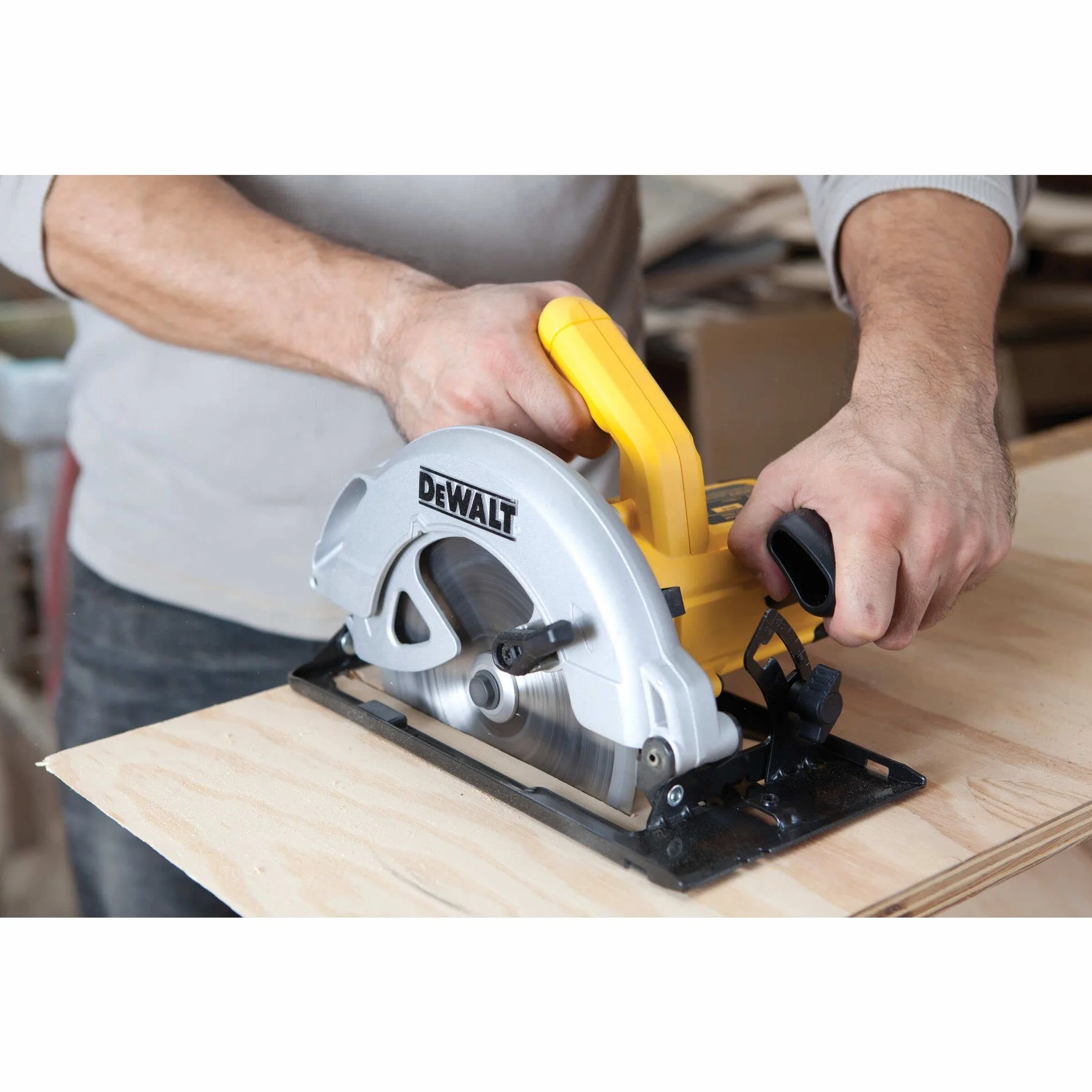 DeWalt DWE560-QS ręczna pilarka tarczowa 65 mm 1350 W, W, 230 V