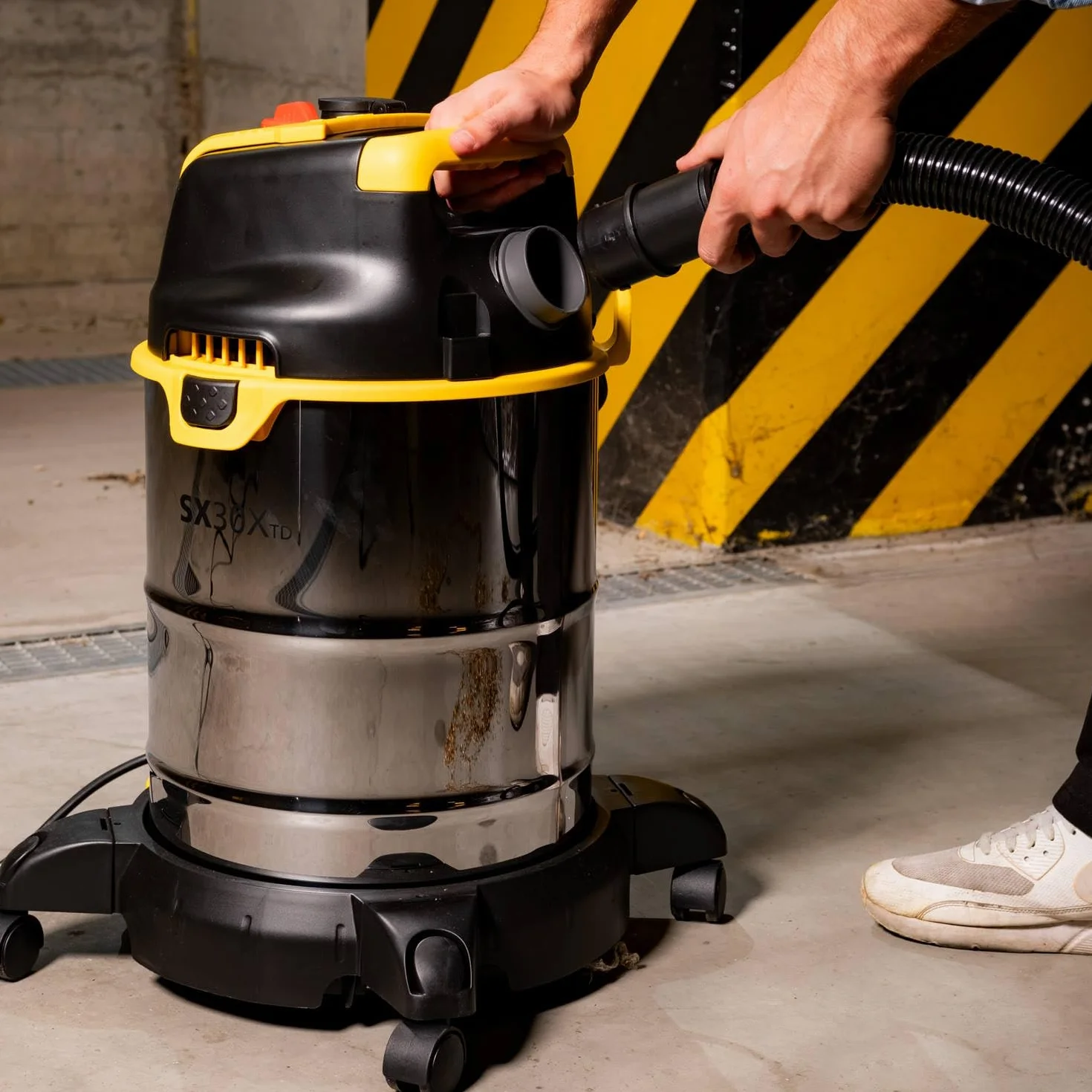 Stanley 51695 SXVC30XTDE Odkurzacz Do Pracy Na Mokro i Na Sucho, 1600 W, 30 L, Wielokolorowy