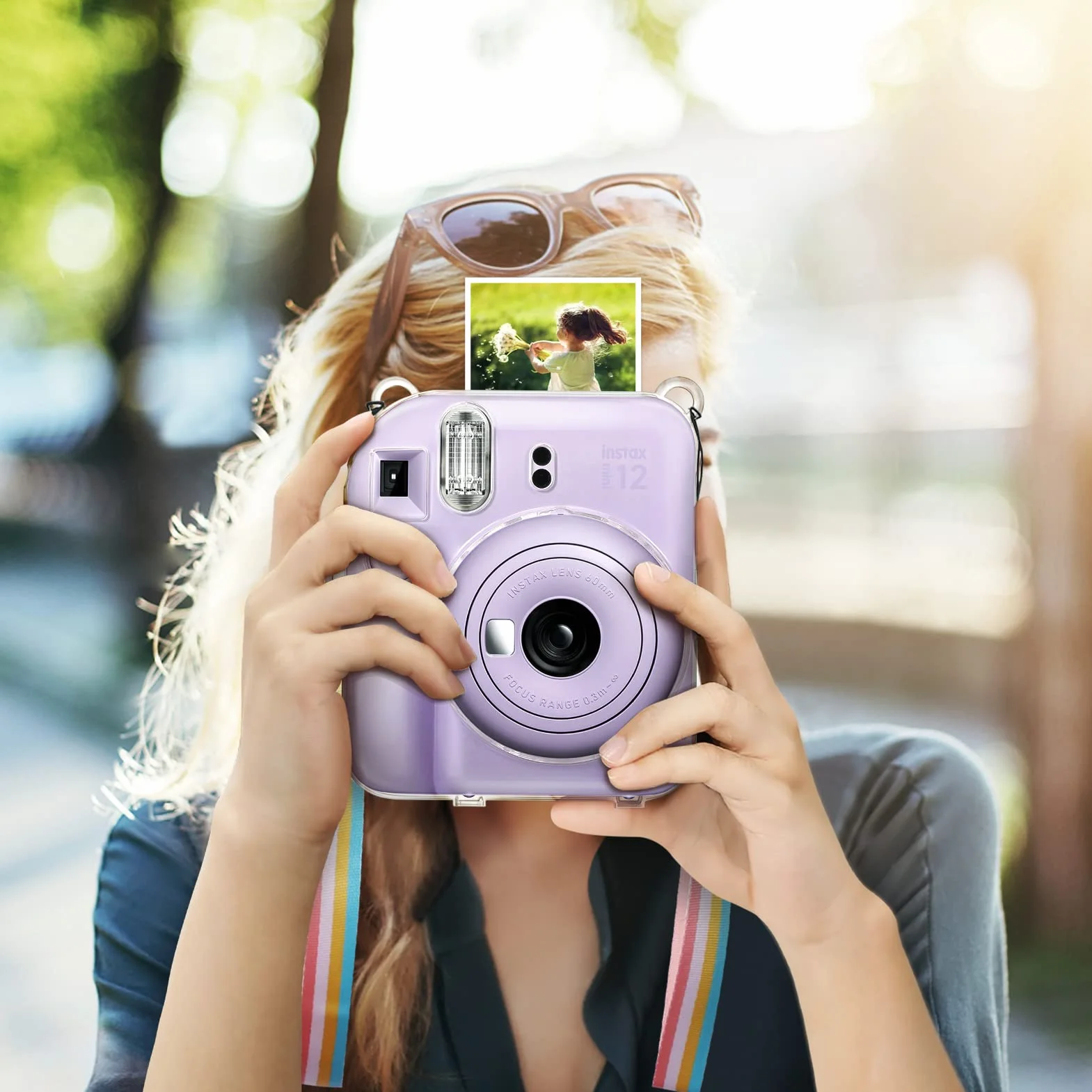 Fintie Etui Ochronne do Fujifilm Instax Mini 12, Przezroczyste Twarde, Kryształowe z Kieszenią i Paskiem