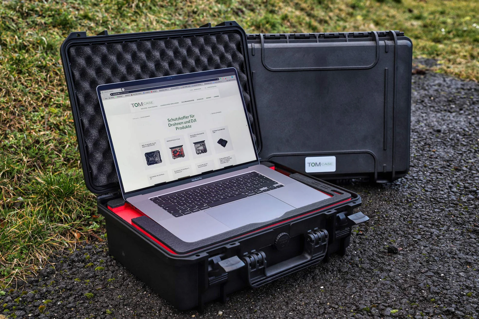 TOMcase Wodoodporny Walizka na notebooka MacBook Pro 16" M5 Chip twarda obudowa wojskowa