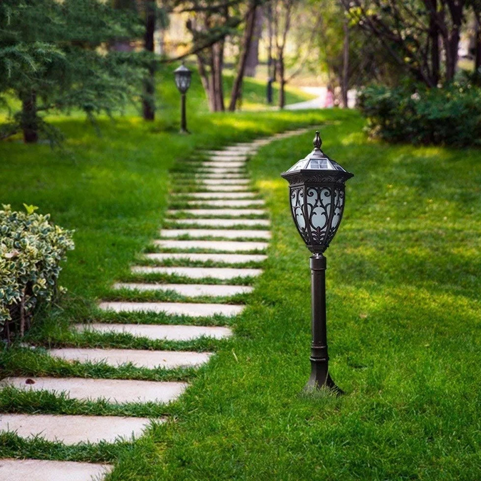 Lampy Ogrodowe, Lampa Solarna, Lampa Na Słupku, Lampa Na Słupku, Lampa Na Trawnik, Patio, Dziedziniec, Zewnętrzny Filar, Lampa Na Słupku, Lampa Podłogowa, Widok Na Willę, Dekoracja Ogrodu, Lampa Na Sł