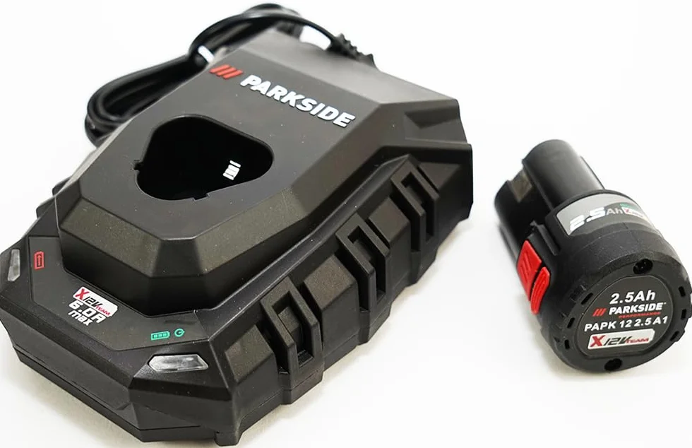 Parkside Performance Set – składający się z akumulatora 12 V 2,5 Ah PAPK 12 2,5 A1 i ładowarki PLGK 12 6.0 A1 - Parkside X12V Team