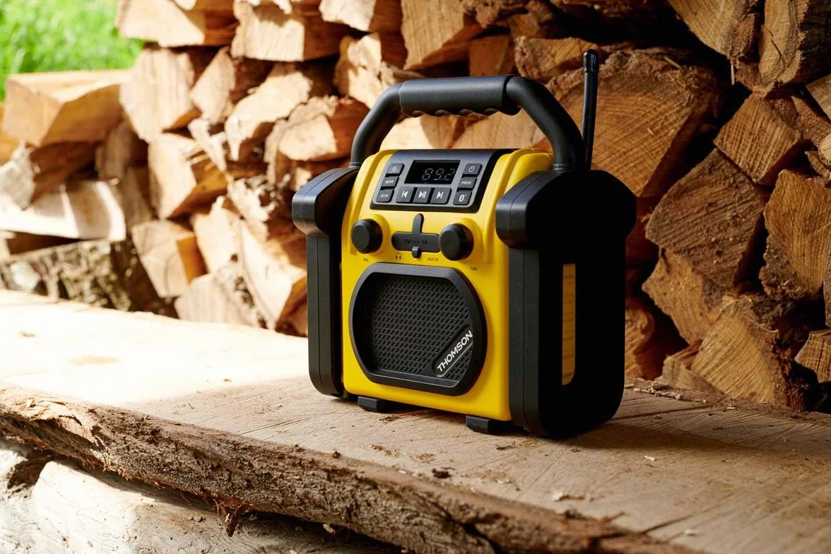Thomson WKR50BT - Radio robocze z Bluetooth, Radio FM PLL, AUX-IN, gniazdo słuchawkowe, USB Odtwarzacz, 30W Musical, IPX54, zasilanie 230V Kabel lub 4 baterie LR14 (brak w zestawie)