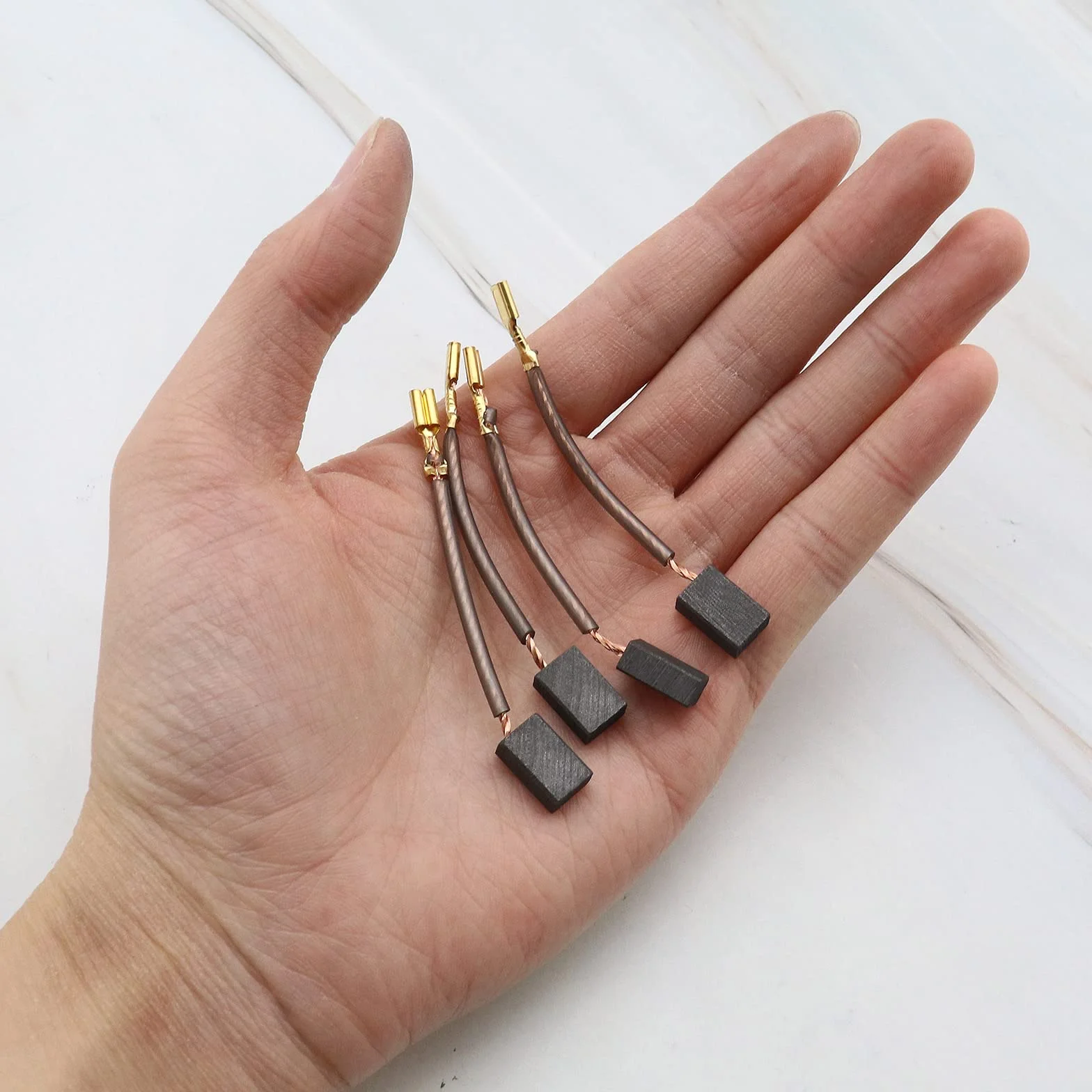 2 pary szczotek węglowych 5 x 8 x 12 mm 30711129009 część zamienna do silnika kompatybilna z Fein MSX 636 II/MSXE 636 II/FMM 250/FMM 250 Q/FMT 250 Q akcesoria do elektronarzędzi
