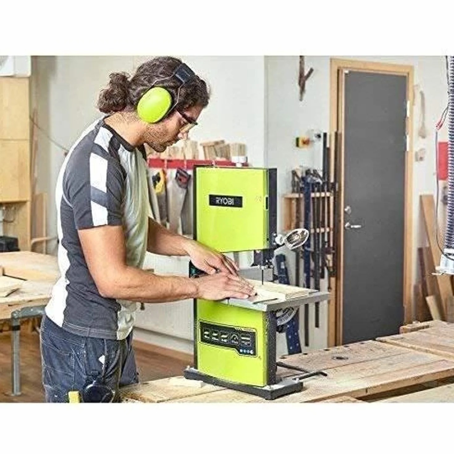 Ryobi Pilarka Taśmowa, RBS904, Moc Silnika 350W, Szerokość Przepustu 230 mm, Wysokość Cięcia 80 mm, w Zestawie Przedłużka Stolika, Popychacz, Klucze Imbusowe, Taśma Tnąca, Prowadnica do Cięć Pod Kątem