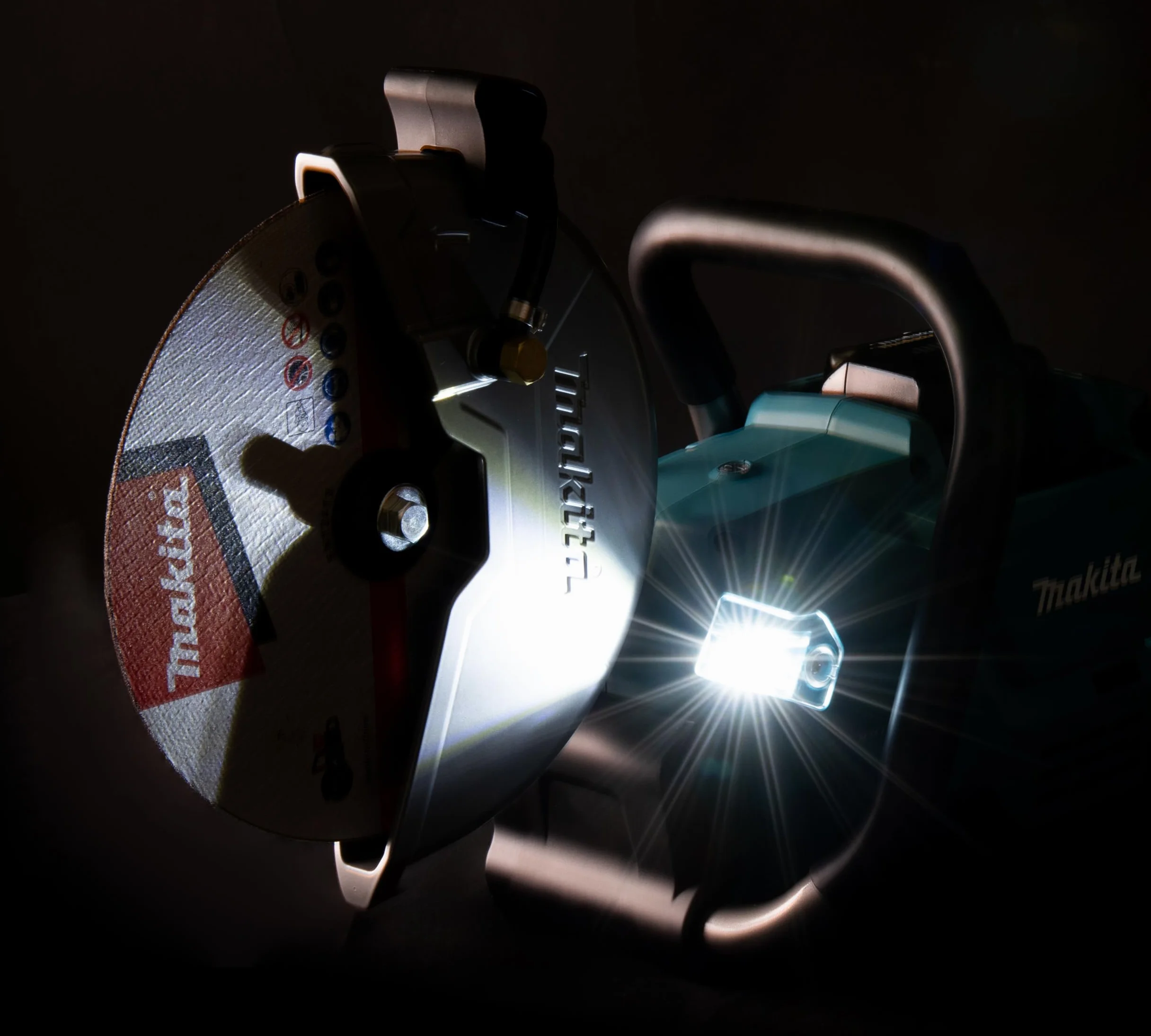 Makita CE003GZ02 40Vmax XGT bezprzewodowy bezszczotkowy nóż tarczowy 230 mm jednostka