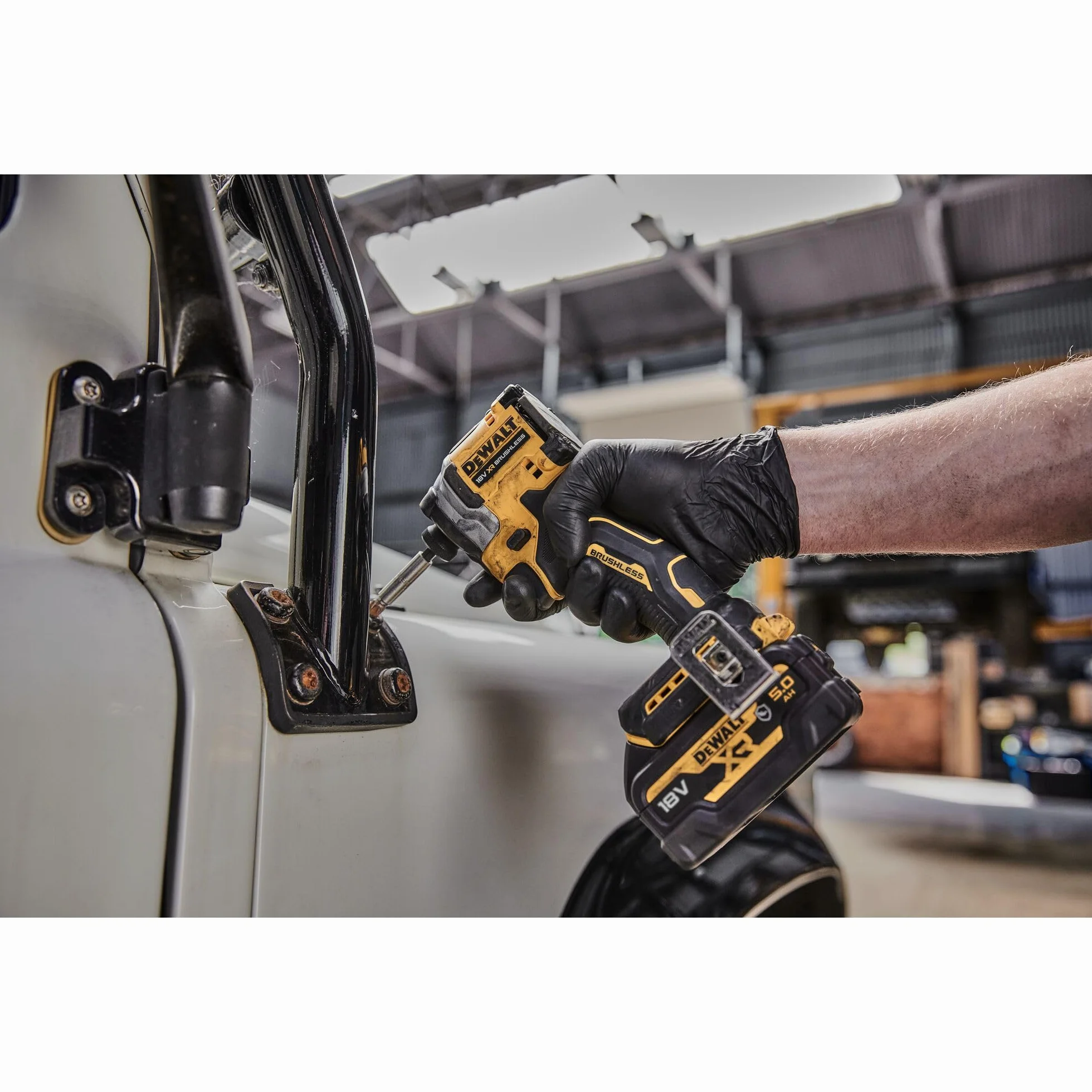 DEWALT DCF850NT-XJ bezszczotkowy, kompaktowy napęd Impact Driver, 1/4 cala gniazdo sześciokątne 200 Nm, 3 prędkości, 18 V, bezprzewodowy