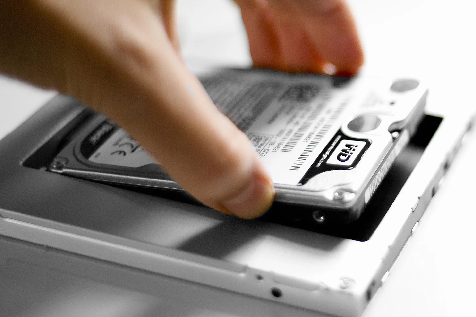 DIGITUS Ramka montażowa SSD/HDD 2,5", SATA do SATA III, 9,5 mm, 6 Gbit/s