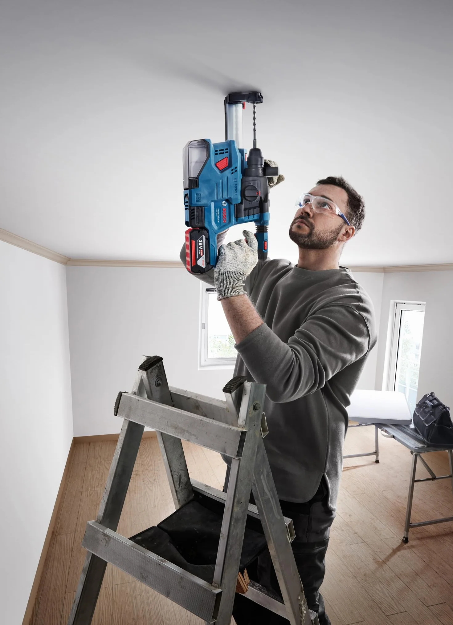 Bosch Professional: system odsysania pyłu do młotów GDE 12 (SDS plus, filtr HEPA, do modelu GBH 185-LI)