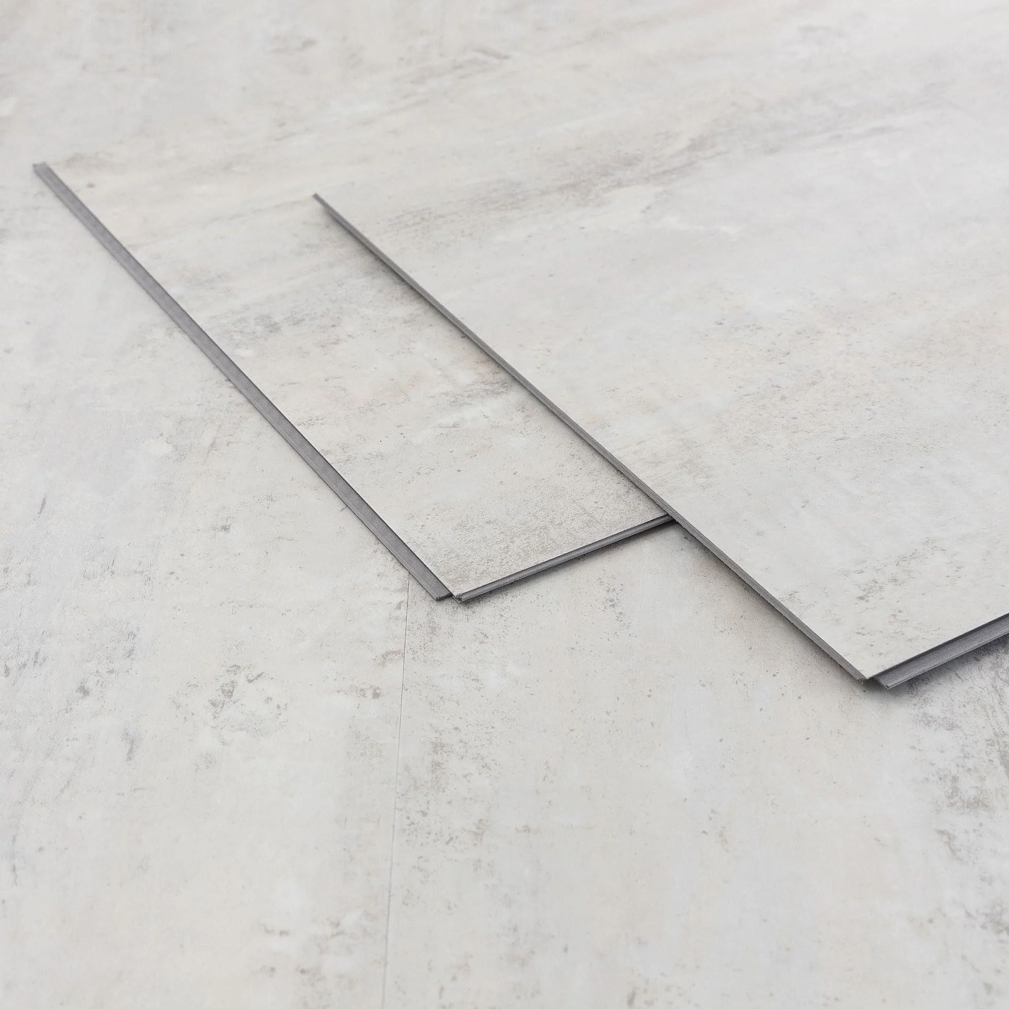 ML-Design Podloga Winylowa Klik, Panele Winylowe z Systemem Klik i Izolacja Akustyczna, Antyposlizgowe, Wodoodporne 9,3 m² / 50 Desek, 61 × 30,5 cm, Grubosc 4,2 mm Szare Efekt Jasnego Betonu
