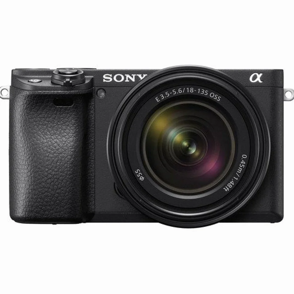 Sony Alpha 6400 | APS-C Mirrorless Camera with Sony 18-135 mm f/3.5-5.6 Zoom Lens (Fast 0.02s Auto Focus 24.2 Mp, 4K Film Recording, Tilting Display for Vlogging)
