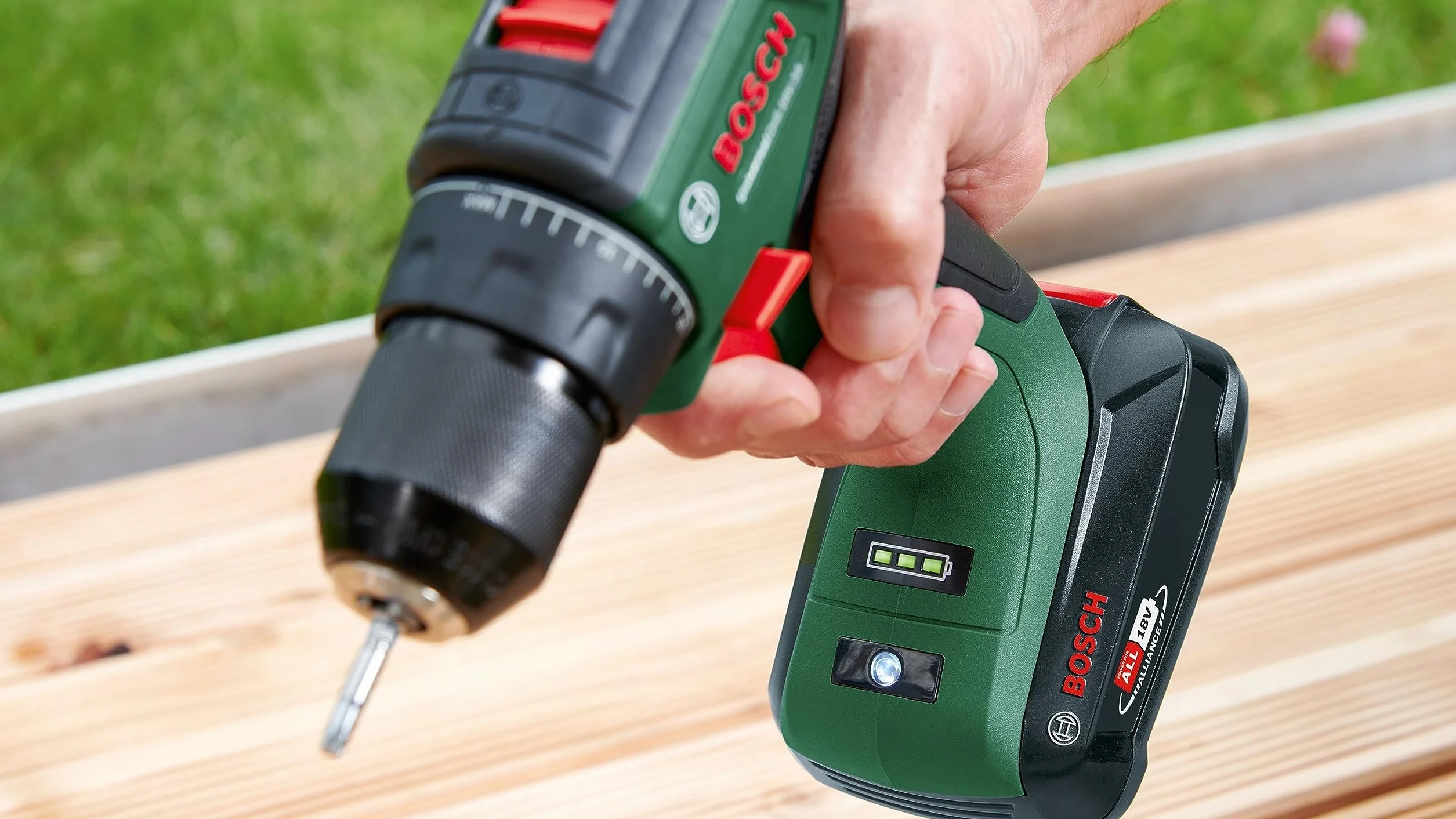Bosch Home and Garden Universaldrill 18V-60 Wiertarka Akumulatorowa, Zielony/Czarny, 18 V