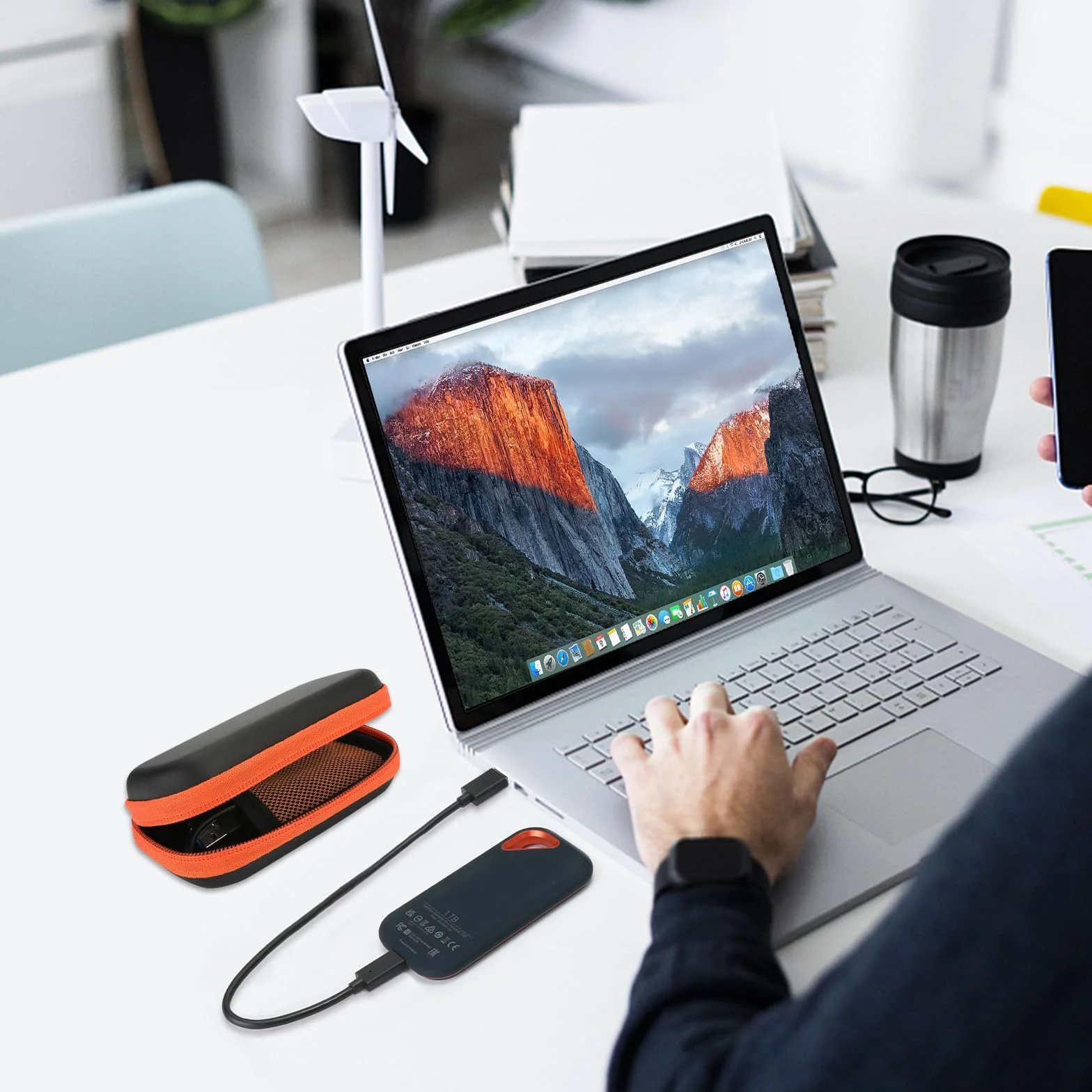 Twarde etui Sandisk Extreme PRO Portable SSD 128 GB 500 GB 1 TB 2 TB pokrowiec ochronny pomarańczowy