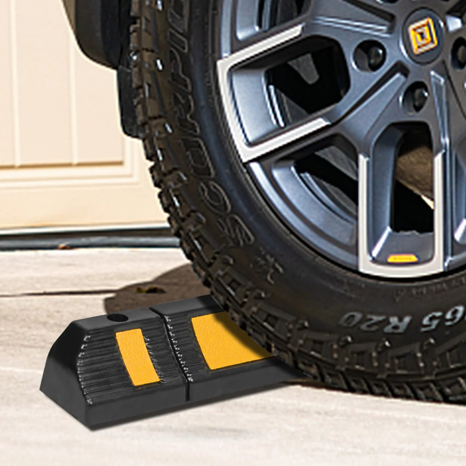 UISEBRT Gumowy stoper parkingowy do garażu – 2 gumowe stopery parkingowe, bariera parkingowa z paskami odblaskowymi do garażu i parkingu, 60 x 12 x 10 cm, czarny + żółty (2 sztuki)