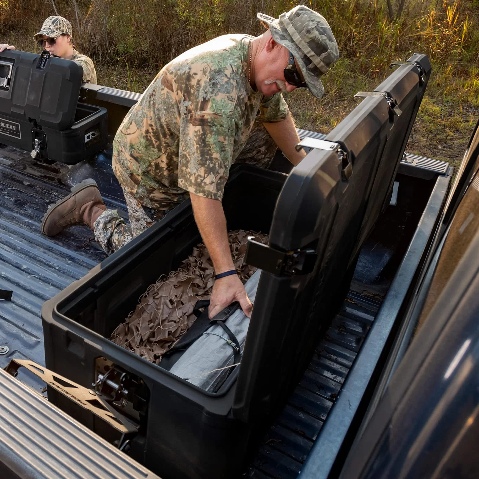 Pelican Cargo Case BX135 skrzynka narzędziowa do ciężarówki, bagażnik dachowy i łóżko ciężarówki, pokrowiec Overland, wodoodporny schowek do użytku na zewnątrz (czarny), czarny -, Cargo