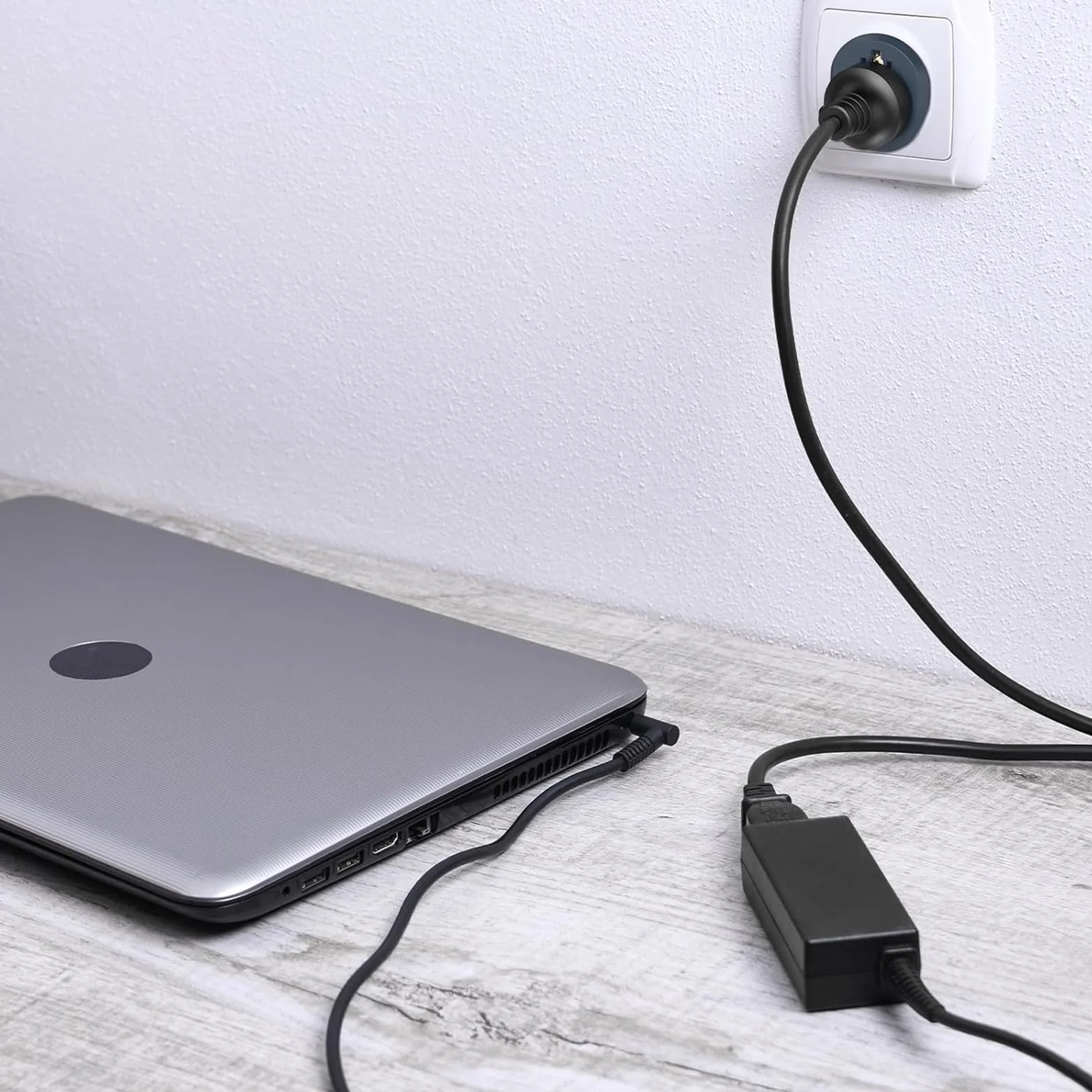 Uniwersalny adapter podróżny UK typu G do gniazdka Anglia Niemcy USA Szwajcaria Chiny 2 sztuki