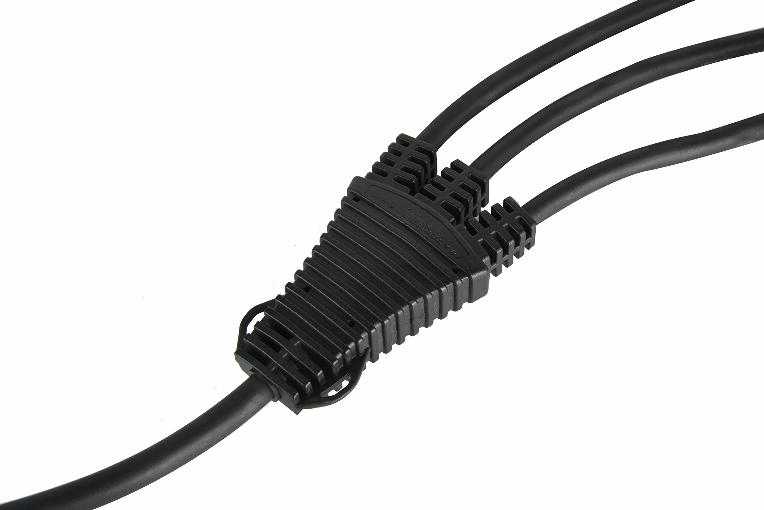 Electraline 46152 3-drożny przedłużacz przemysłowy z 2 gniazdami Schuko + 1 gniazdo przemysłowe CEE, wtyczka CEE, IP44, gumowy kabel H07RN-F 3G1,5 mm, długość 1,5 m, czarny