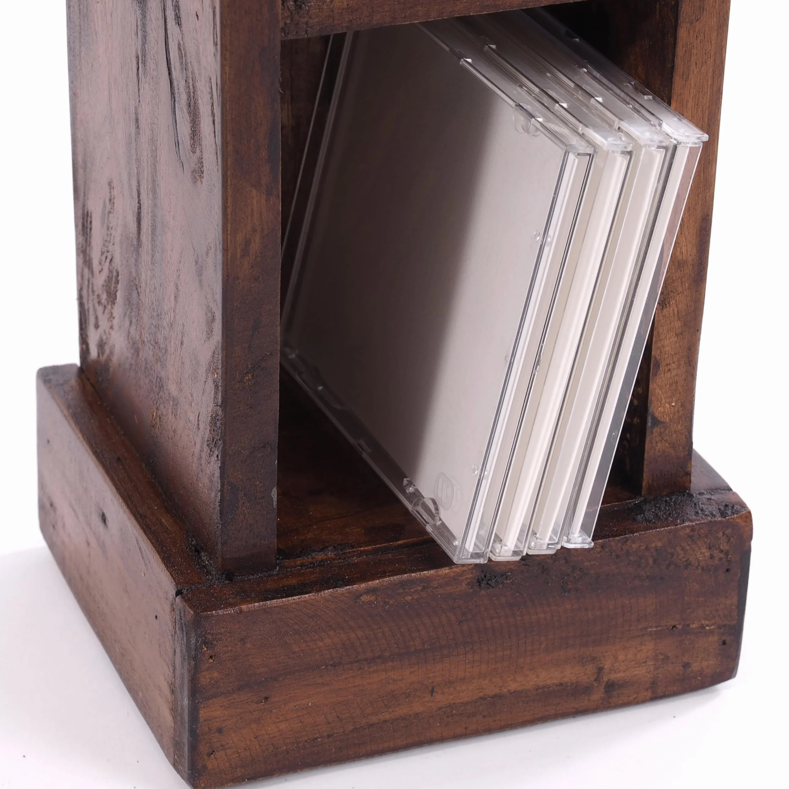 DESIGN DELIGHTS Rustykalny drewniany regał na płyty CD Tower | lite drewno mahoń, 75 x 18 x 14,5 cm (wys. x szer. x gł.) | drewniany regał z 4 półkami, przechowywanie płyt CD | kolor: 02 jasnobrązowy