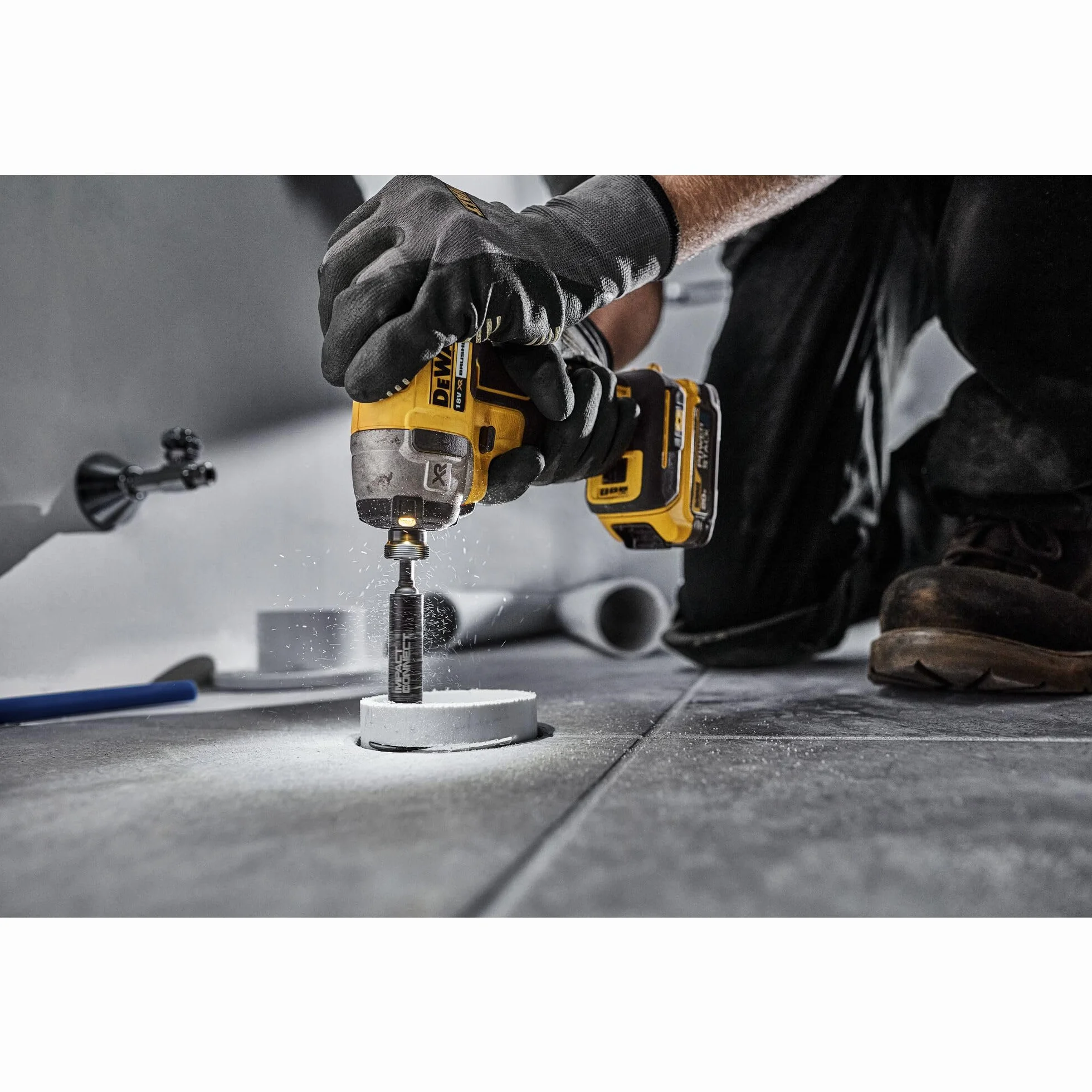 DEWALT DT20563-QZ przecinak do rur wewnętrznych 34 mm (do stosowania na wkrętarkach udarowych i wiertarskich, do rur PVC, na stałe zamontowana diamentowa tarcza tnąca o wysokiej odporności na zużycie,