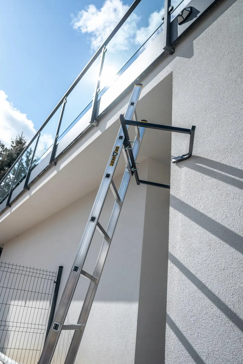 DRABEST – Odbojnik, Uchwyt Dystansowy do Drabin 1-, 2- i 3-Elementowych – Stalowy Uchwyt Ochronny - do Pracy przy Rynnach i Elewacji – Stabilizacja i Bezpieczeństwo Pracy na Wysokości