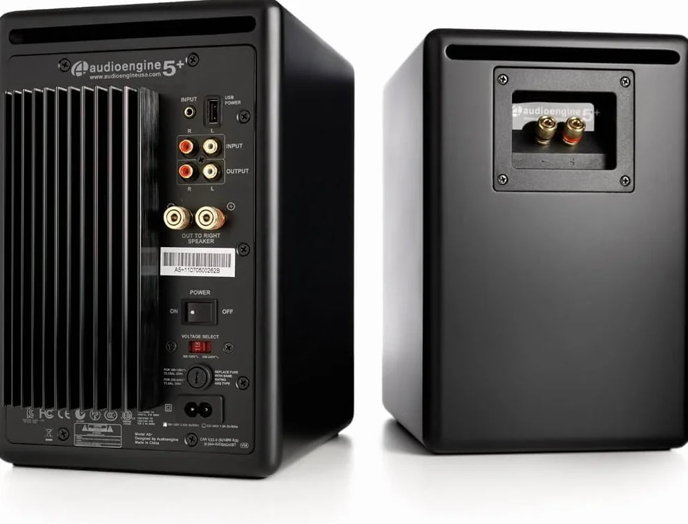 Audioengine A5+ Classic 150W wzmacniane głośniki półkowe, wbudowany wzmacniacz analogowy, pilot zdalnego sterowania, wejścia RCA i 3,5 mm, kable w zestawie (czarny)