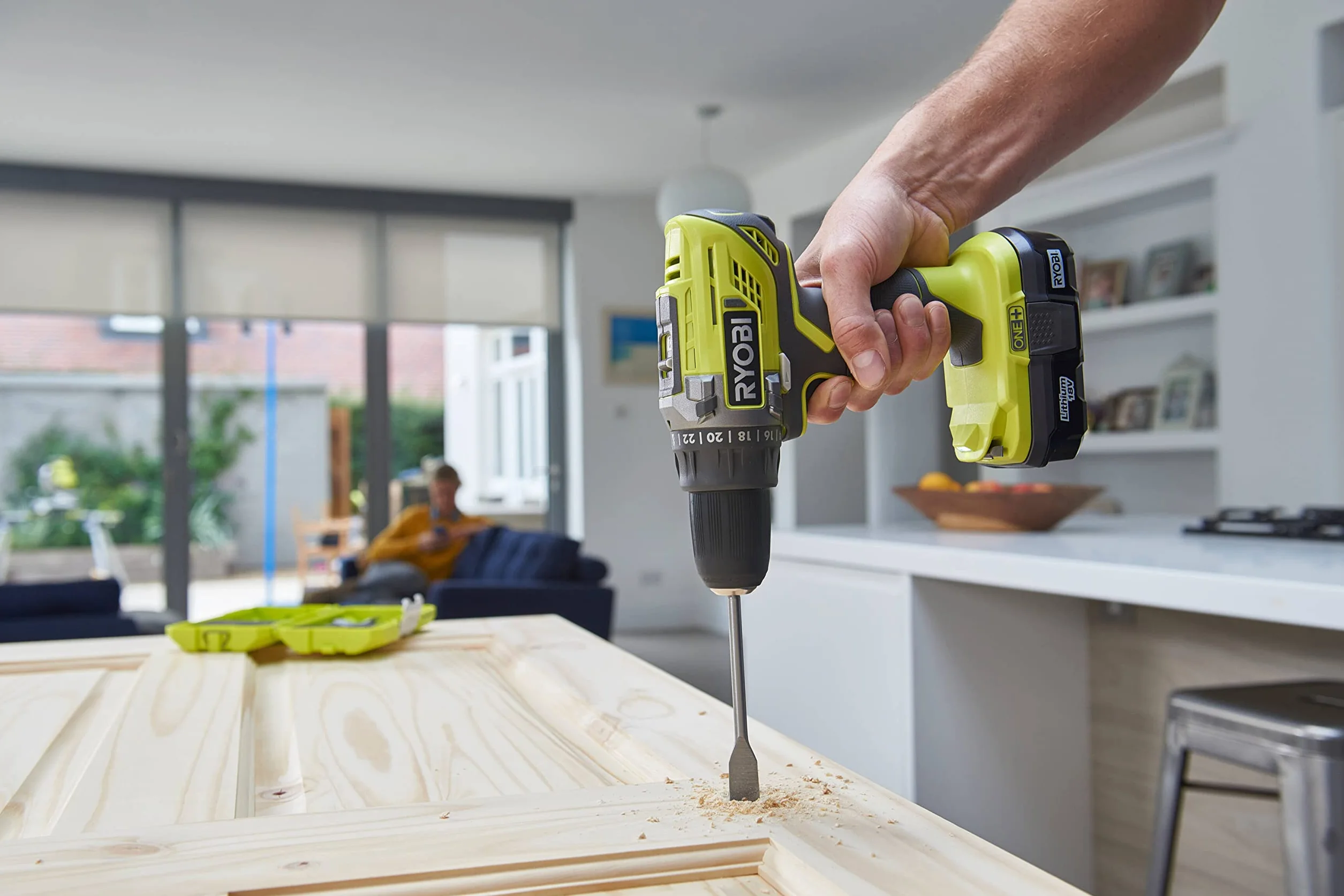 RYOBI Perceuse-visseuse sans fil - 18 V 2 Ah