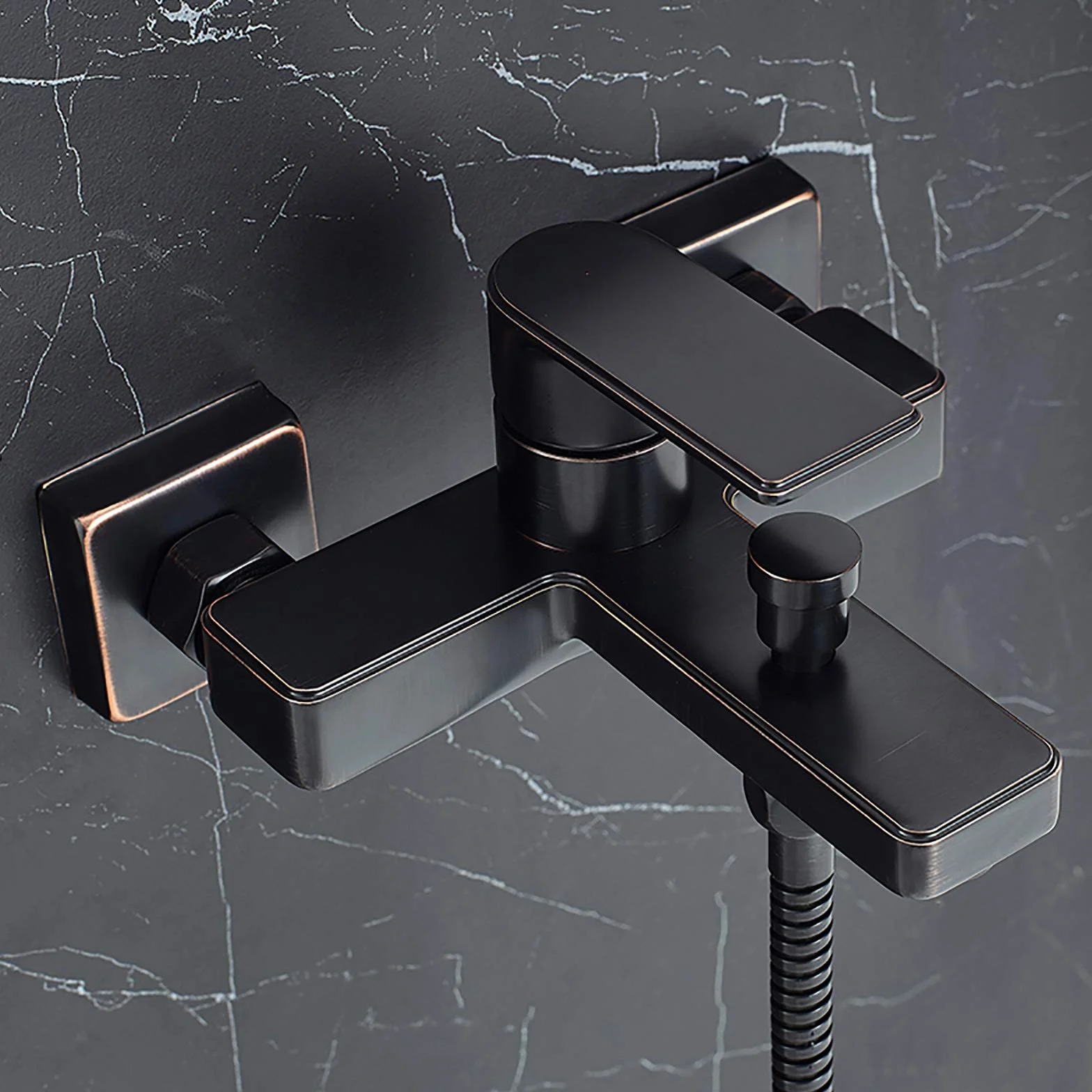 Kran Kuchenny, Bateria wannowa Mosiężna bateria wannowa Pojedynczy uchwyt Podwójna kontrola Bateria wannowa Ścienna bateria wannowa do łazienki z ręcznym prysznicem Wanna Filler Mixer Tap,