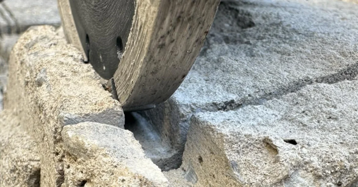 Diamentowa tarcza do fug 125 x 22,23 mm | szerokość 8 mm | profesjonalna jakość do szlifierek kątowych | przecinak do fug premium do zaprawy, betonu, muru i tynku | wysoka trwałość