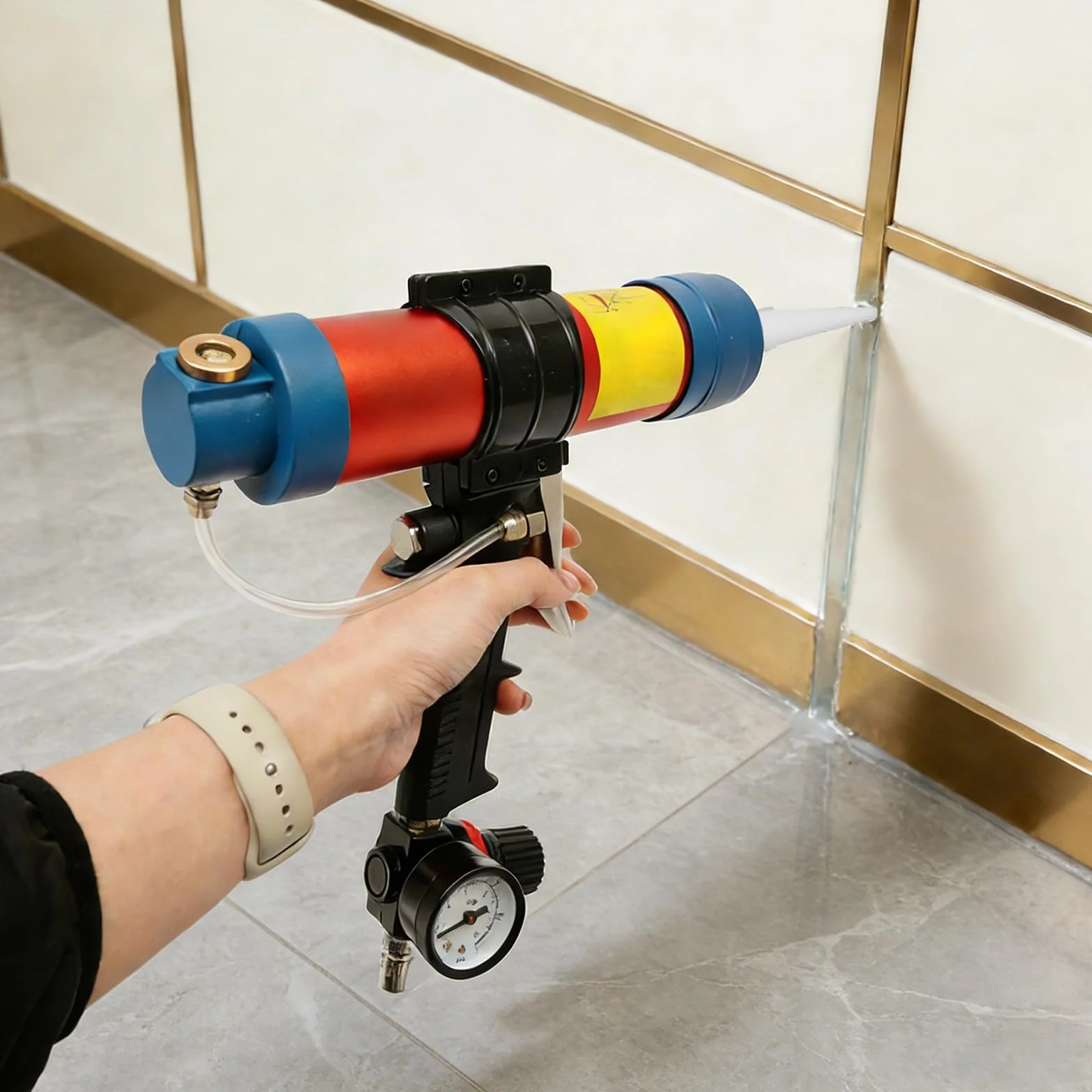 Pneumatyczny pistolet na kartusze 310 ml, ciśnienie robocze 6 bar, długość rury 19-23 cm, do szkła, aluminium, płytek i drewna