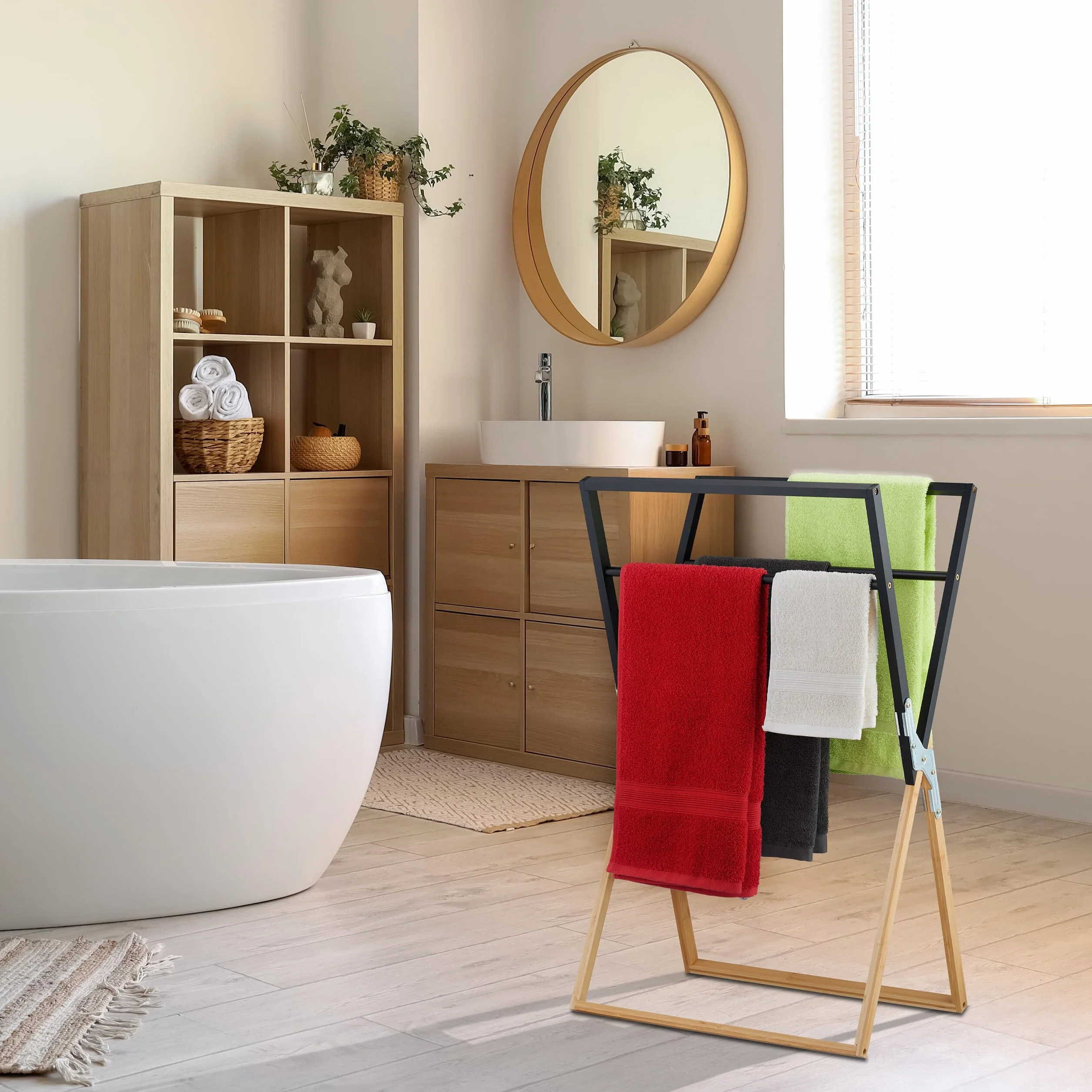 Relaxdays składany wieszak na ręczniki z 4 drążkami, łazienka, bambus, żelazny wieszak na ręczniki, wolnostojący, czarno-naturalny