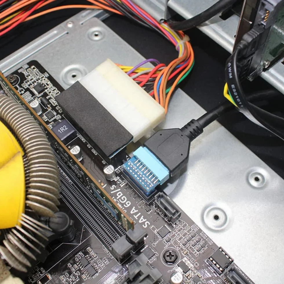 Adapter kątowy USB 3.0 20Pin 19Pin męski na żeński 90 stopni