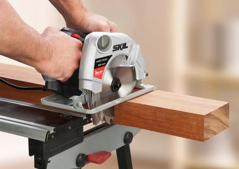 Skil 1054 AA pilarka tarczowa o mocy 1400 W (pojemność piły 63 mm, ergonomiczna Girff, uszczelnione łożyska kłowe, piła tarczowa) F0151054AA