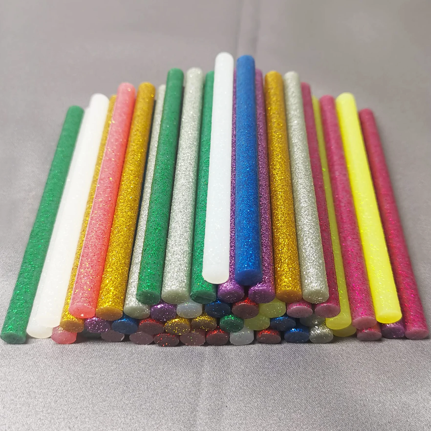 Pałeczki klejowe, do klejenia na gorąco, 100 x 7 mm, wielokolorowe, do pistoletu do klejenia na gorąco, opakowanie: 50 sztuk