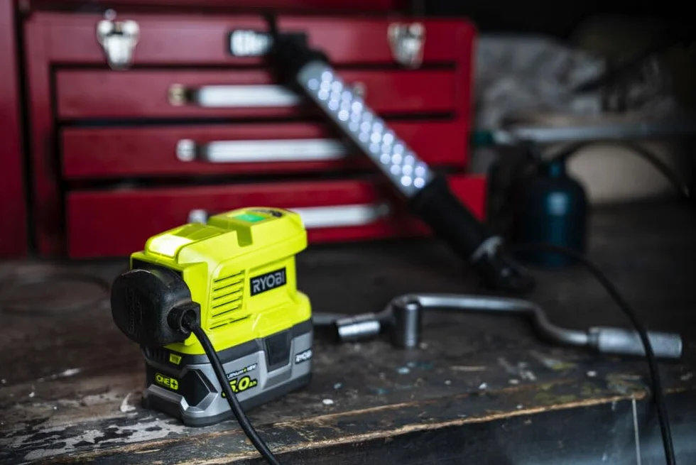 Ryobi Przetwornica 18V RY18BI150A-0, 150 W