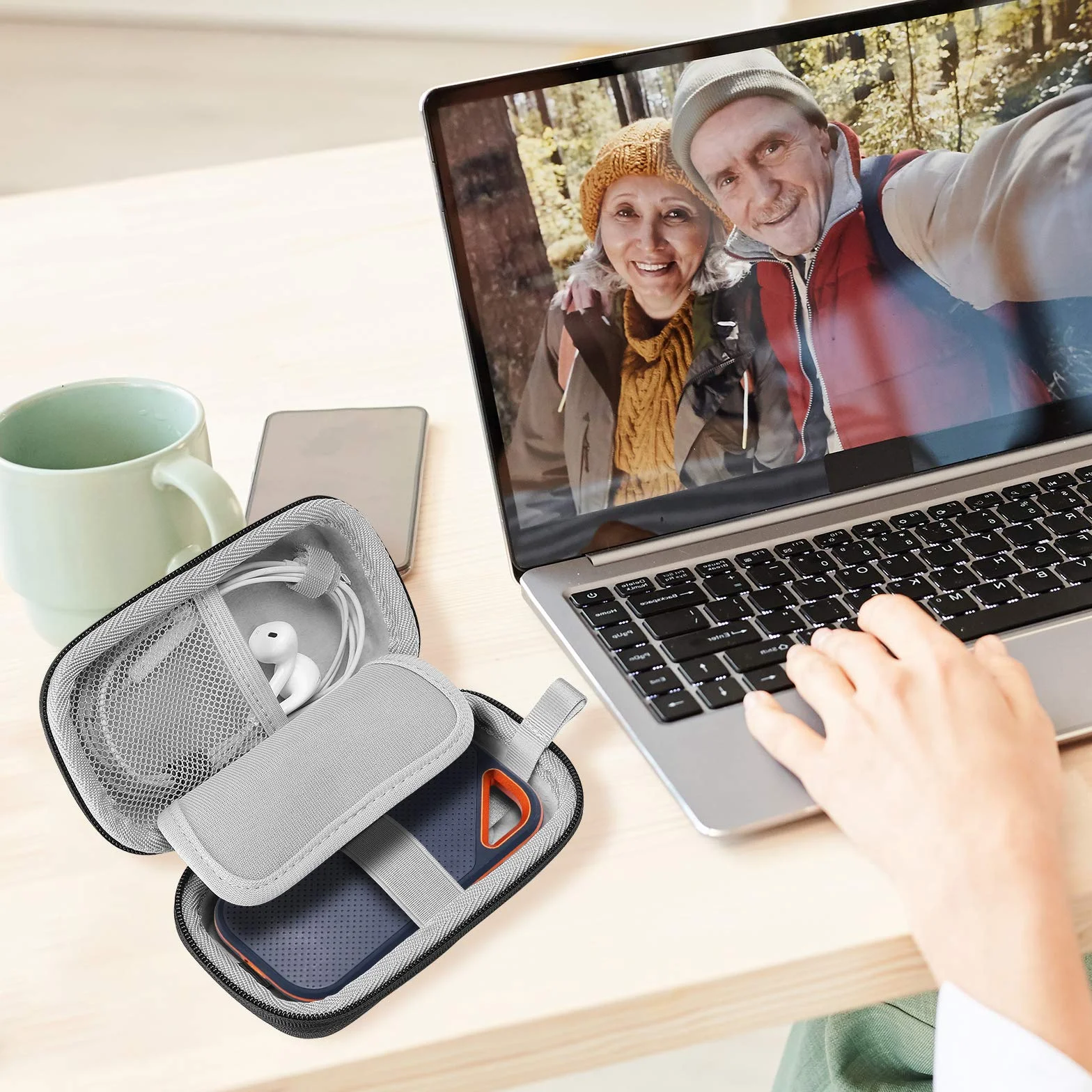 ProCase Etui do SanDisk Extreme Pro SDSSDE80/SDSSDE81 wodoodporny EVA z siatką