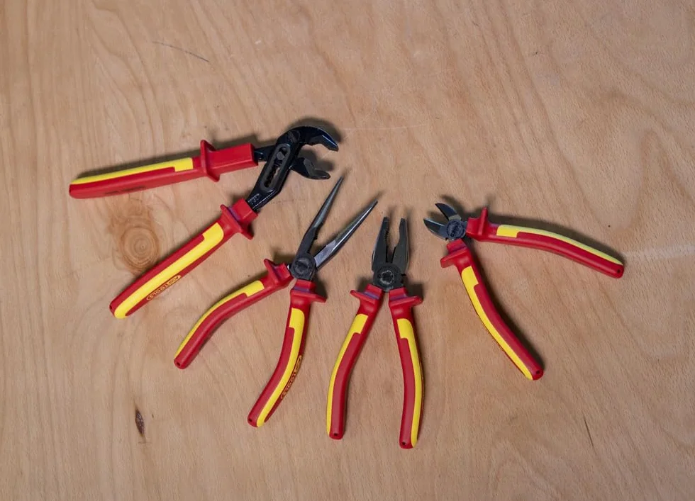 KS Tools 117.1100 ERGOTORQUE Zestaw szczypiec VDE, 4-szt 150-200mm