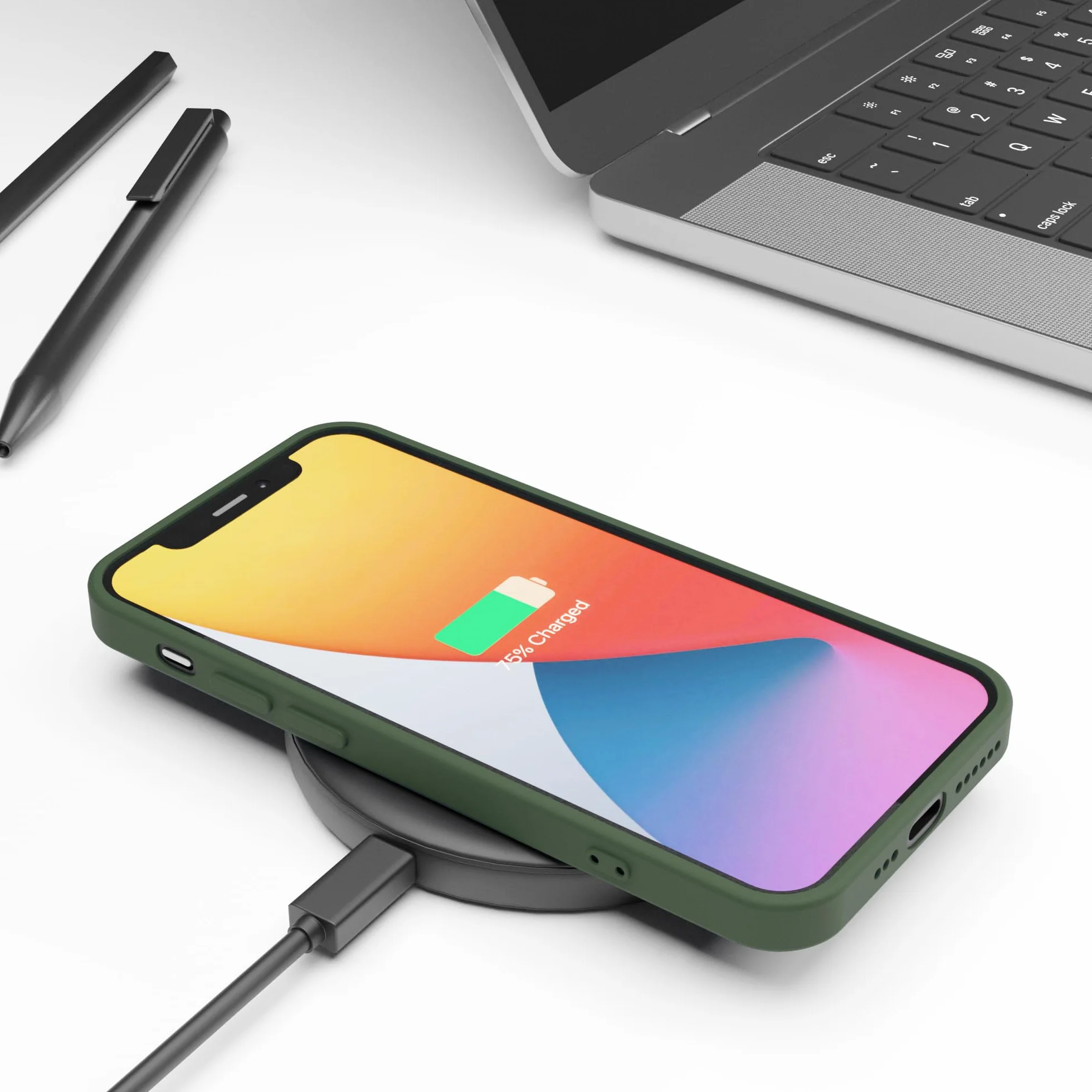Etui ochronne z płynnego silikonu Red Ember na iPhone 13, odporne na wstrząsy, matowe wykończenie, zielony