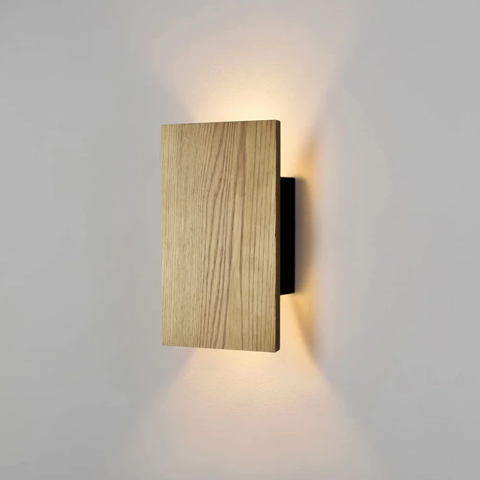 Kinkiety do salonu z wyłącznikiem, lampa naścienna z naturalnego drewna w nowoczesnym designie, vintage kinkiet LED w górę i w dół do sypialni, przedpokoju, hotelu, retro lampka nocna ciepła