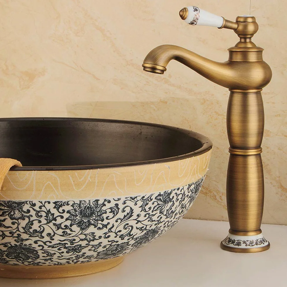 Antyczna miedziana bateria łazienkowa z ceramicznym pojedynczym uchwytem i napowietrzaczem w stylu retro bateria umywalkowa do podwyższonej sceny umywalka mieszacz ciepłej wody wysoki ranking