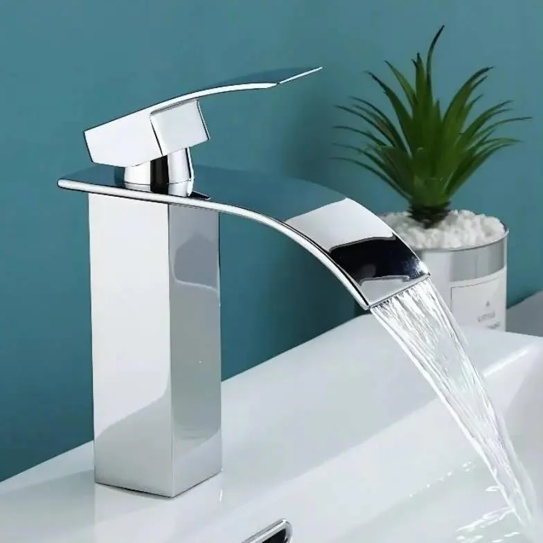 Jednootworowa bateria umywalkowa, nowoczesna bateria łazienkowa z regulacją wody zimnej i ciepłej, wykończenie w chromie, elegancka modernizacja toaletki, łatwa w montażu i konserwacji, odpowiednia