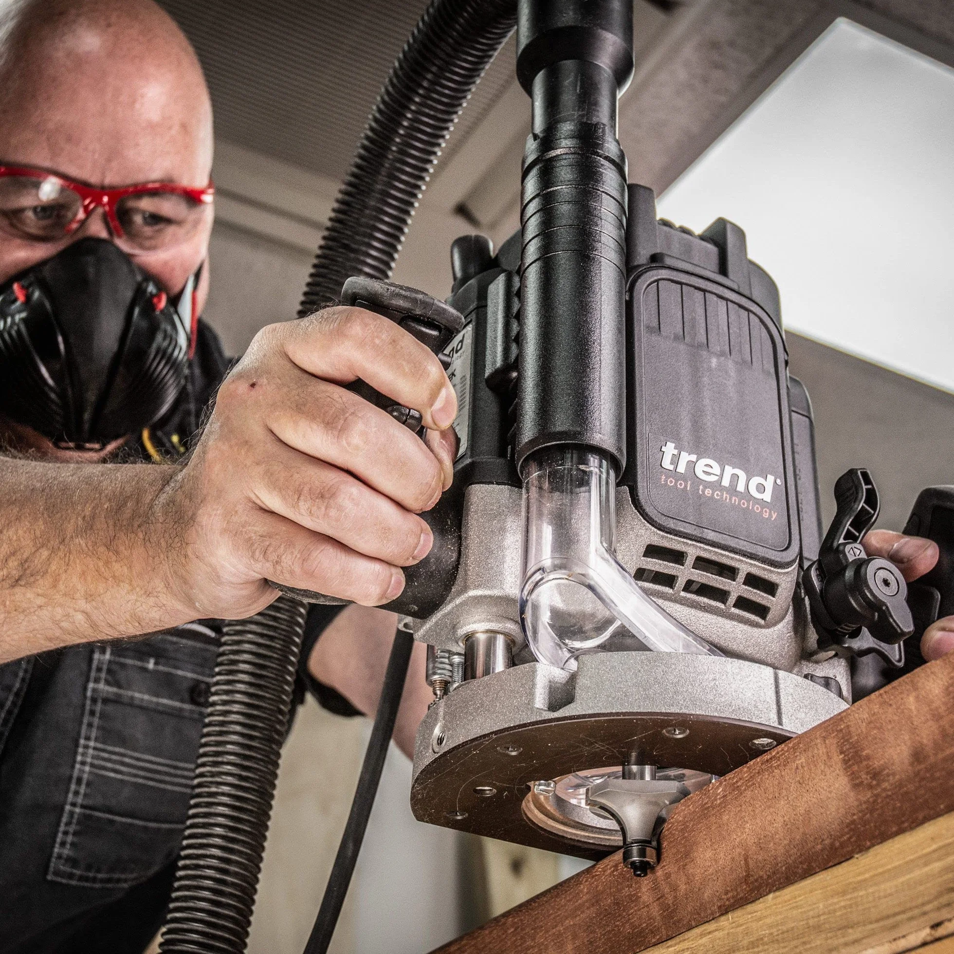 Trend T14EK 2300W 12 mm - warsztatowa frezarka o zmiennej prędkości 230V EU, głębokość zanurzenia 80 mm, idealna do użytku ręcznego i stołu frezarki, T14EK/EURO