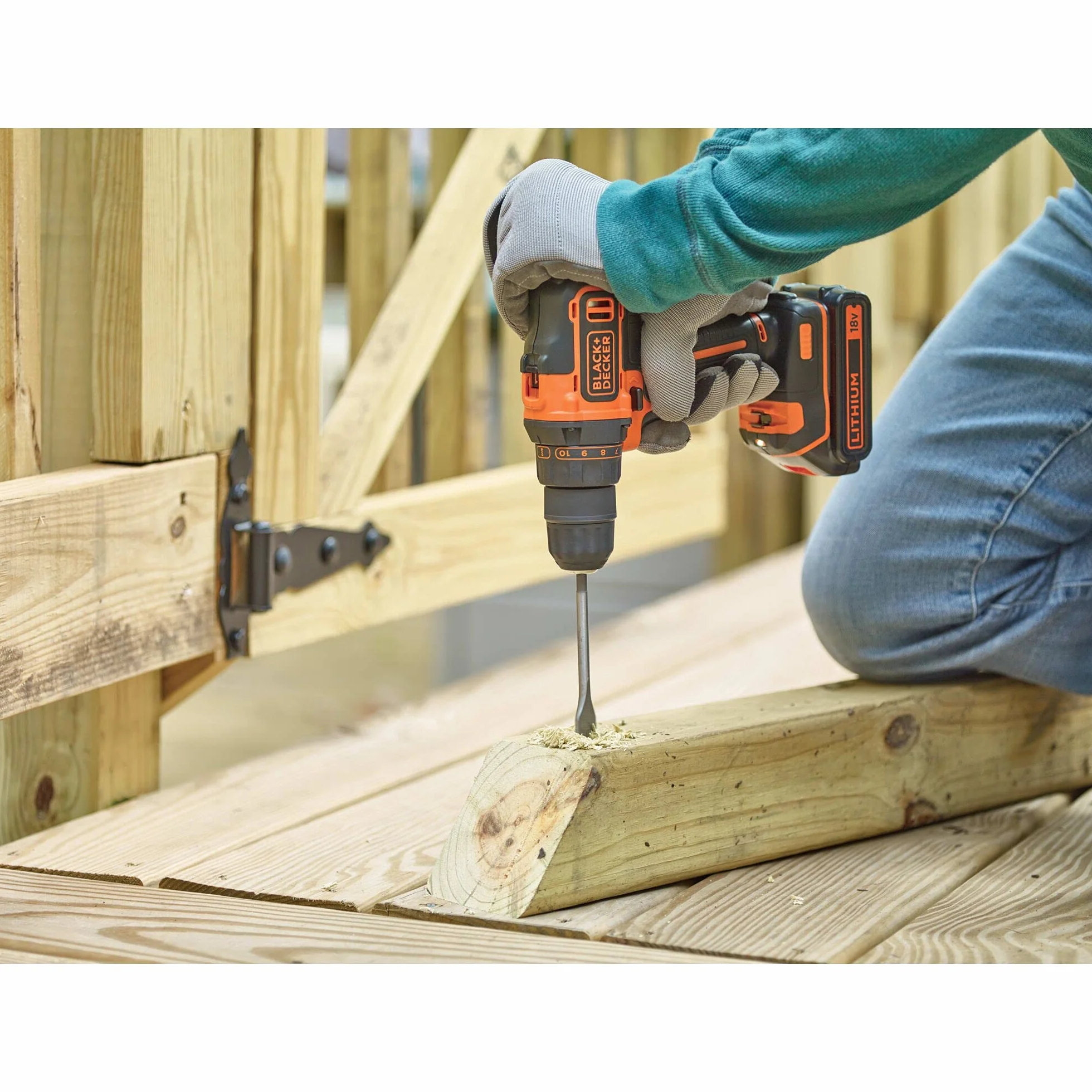 Black+Decker Wiertarko-wkrętarka akumulatorowa, wiertarka z 2-biegową przekładnią (18 V, 1,5 Ah, w zestawie ładowarka 400 mA w walizce, z podwójnym bitem, światło robocze LED, szybkozaciskowy uchwyt