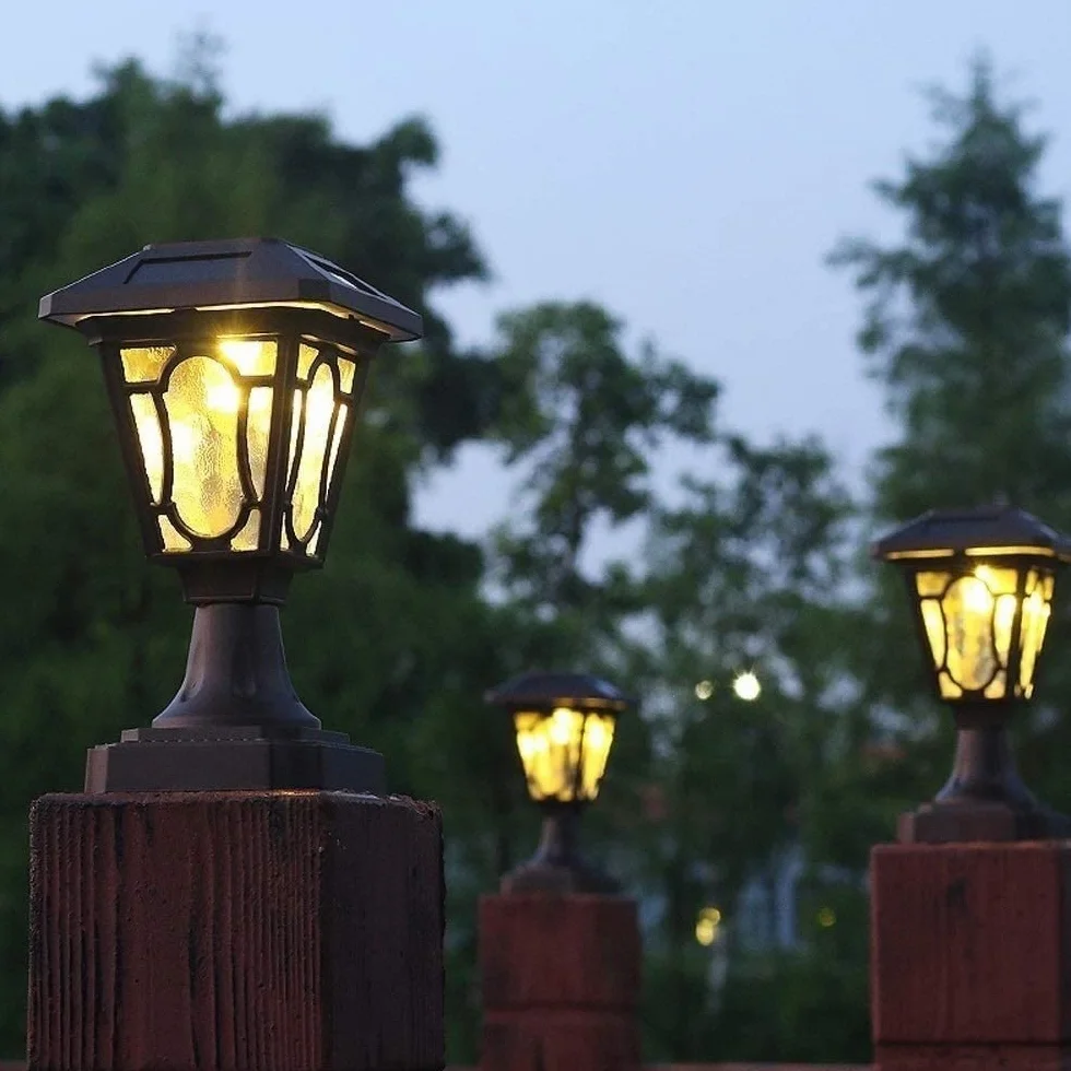 Światła słupkowe zewnętrzne oświetlenie ogrodowe oświetlenie tarasu vintage kolumna solarna reflektor wodoodporna ściana ogrodowa zewnętrzna LED jasne oświetlenie ścienne europejski ogród oświetlenie